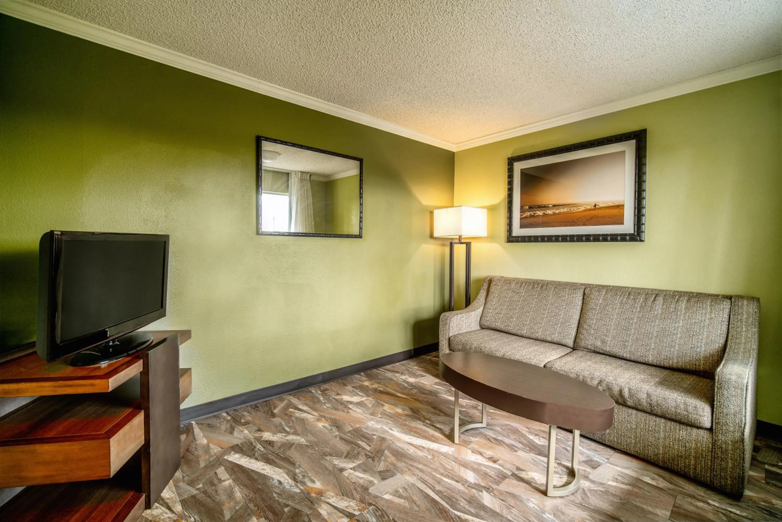 Seating Area in Quality Inn & Suites Buena Park Anaheim