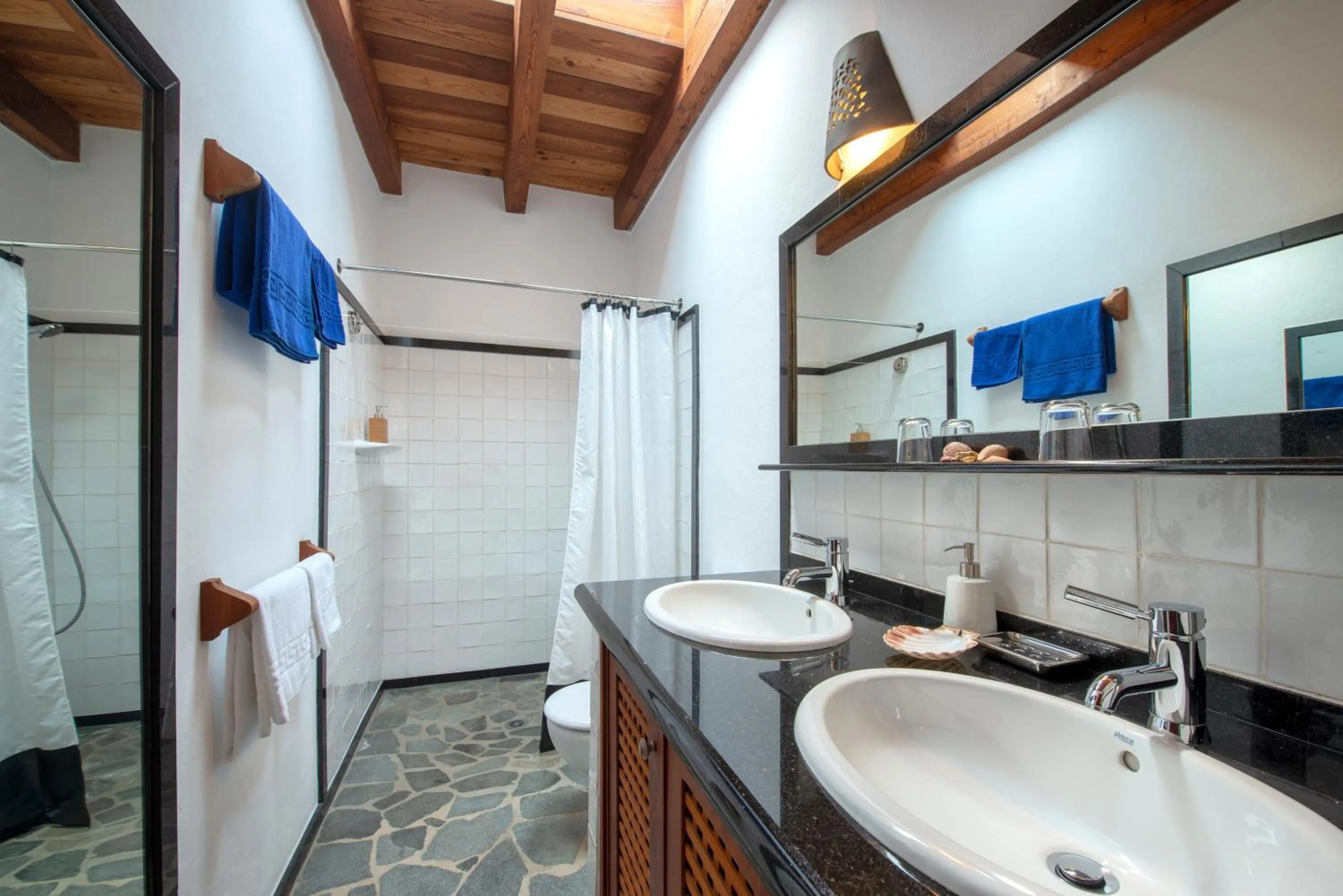 Bathroom in Villa El Inti