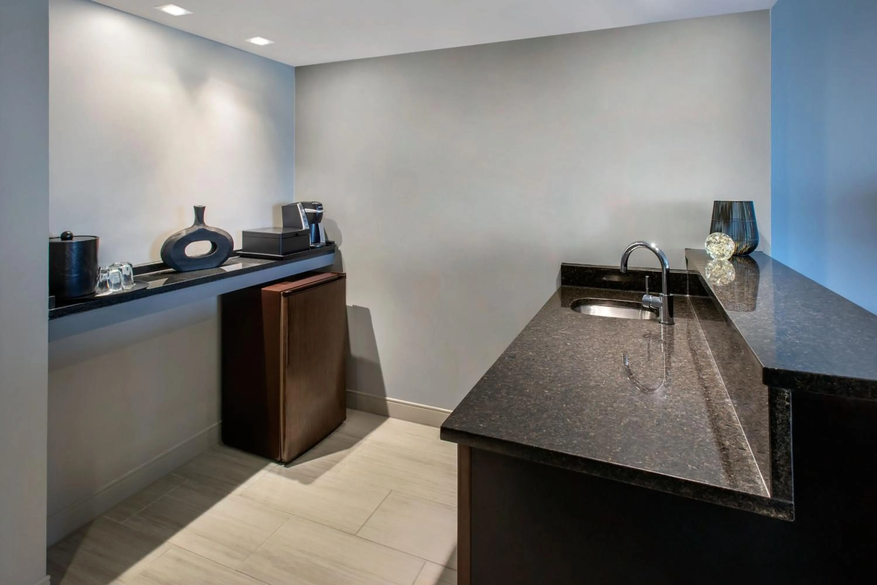 Lounge or bar in Boston Marriott Burlington