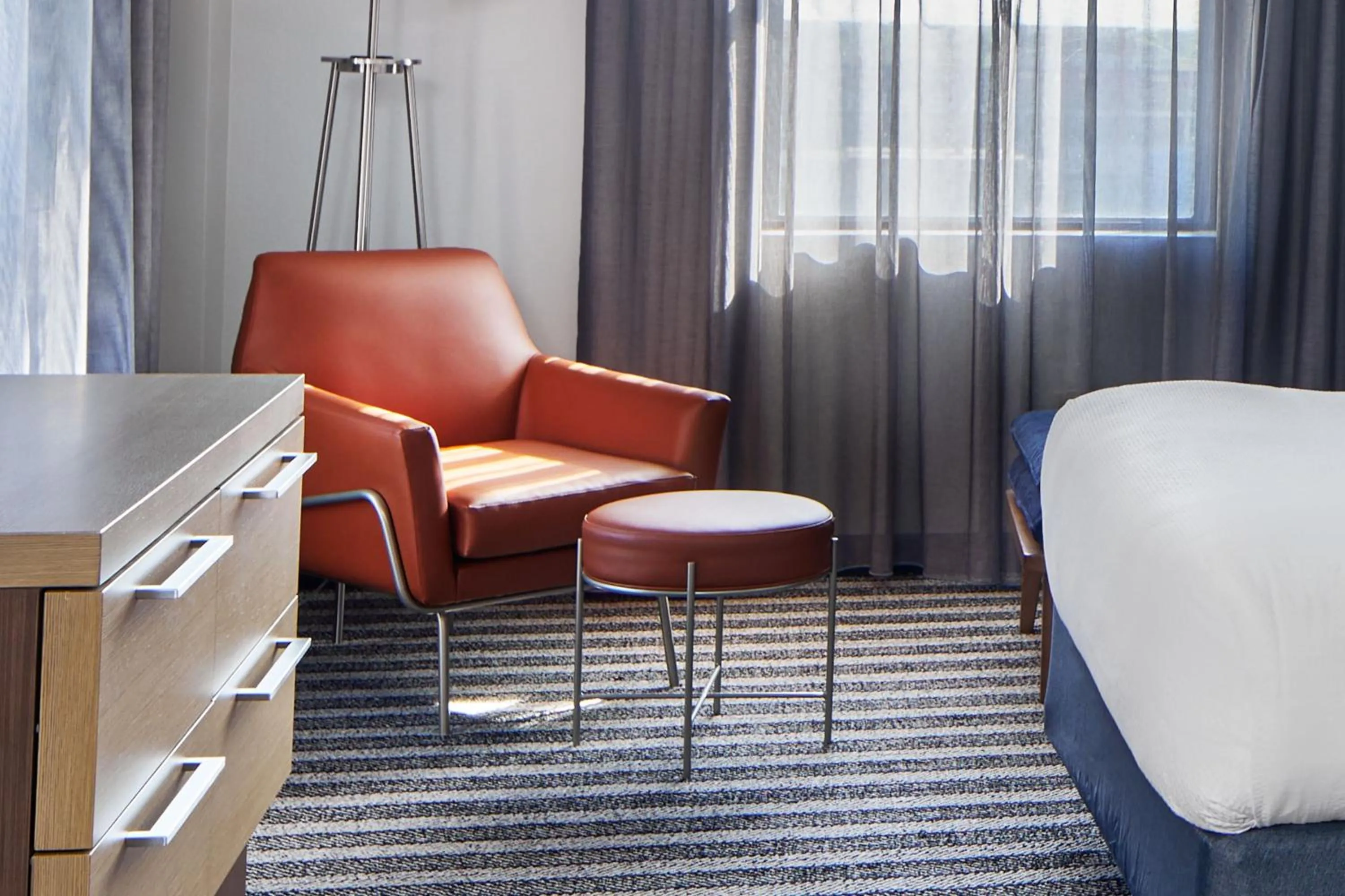 Photo of the whole room, Bed in Courtyard by Marriott Nashville Downtown