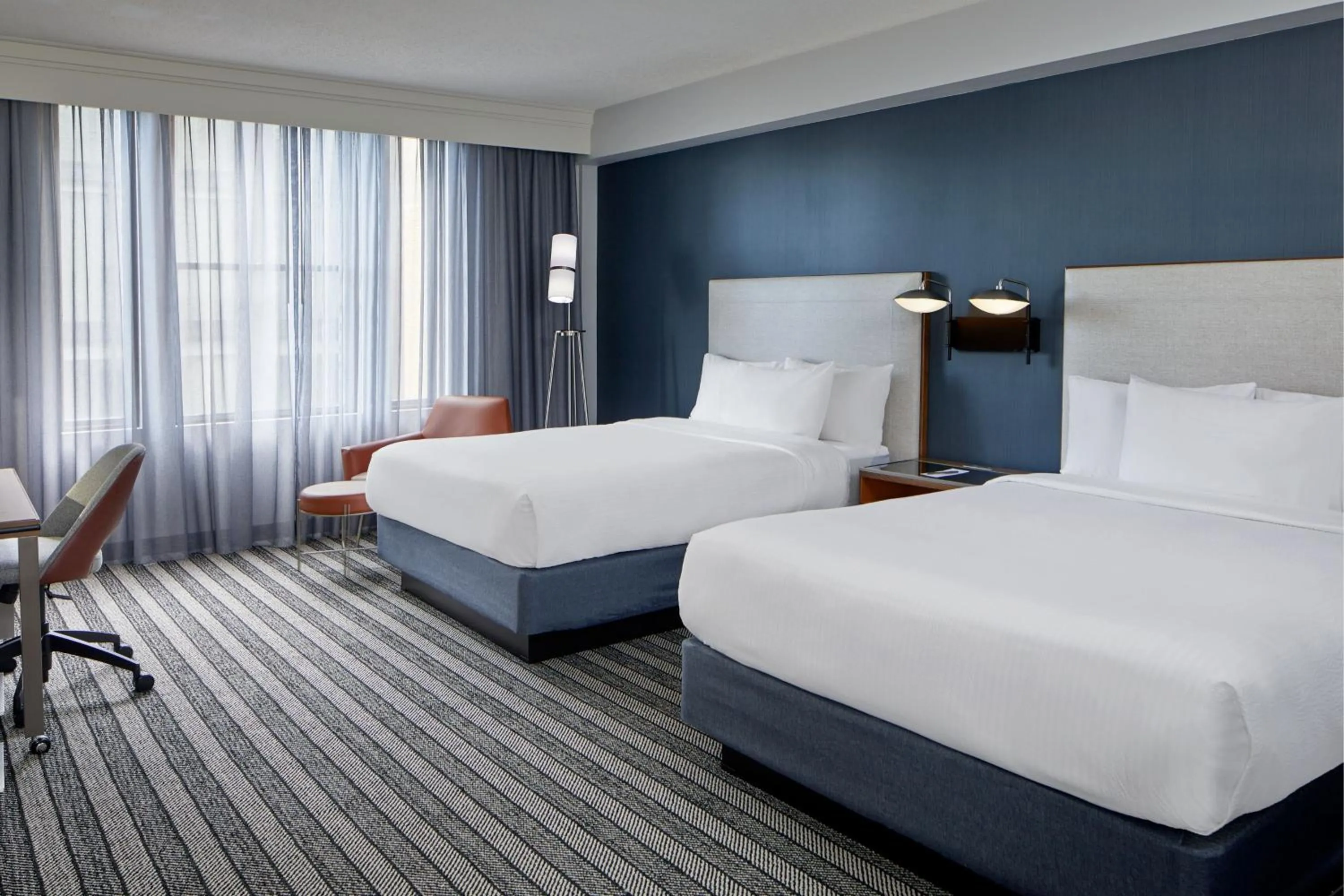 Photo of the whole room, Bed in Courtyard by Marriott Nashville Downtown