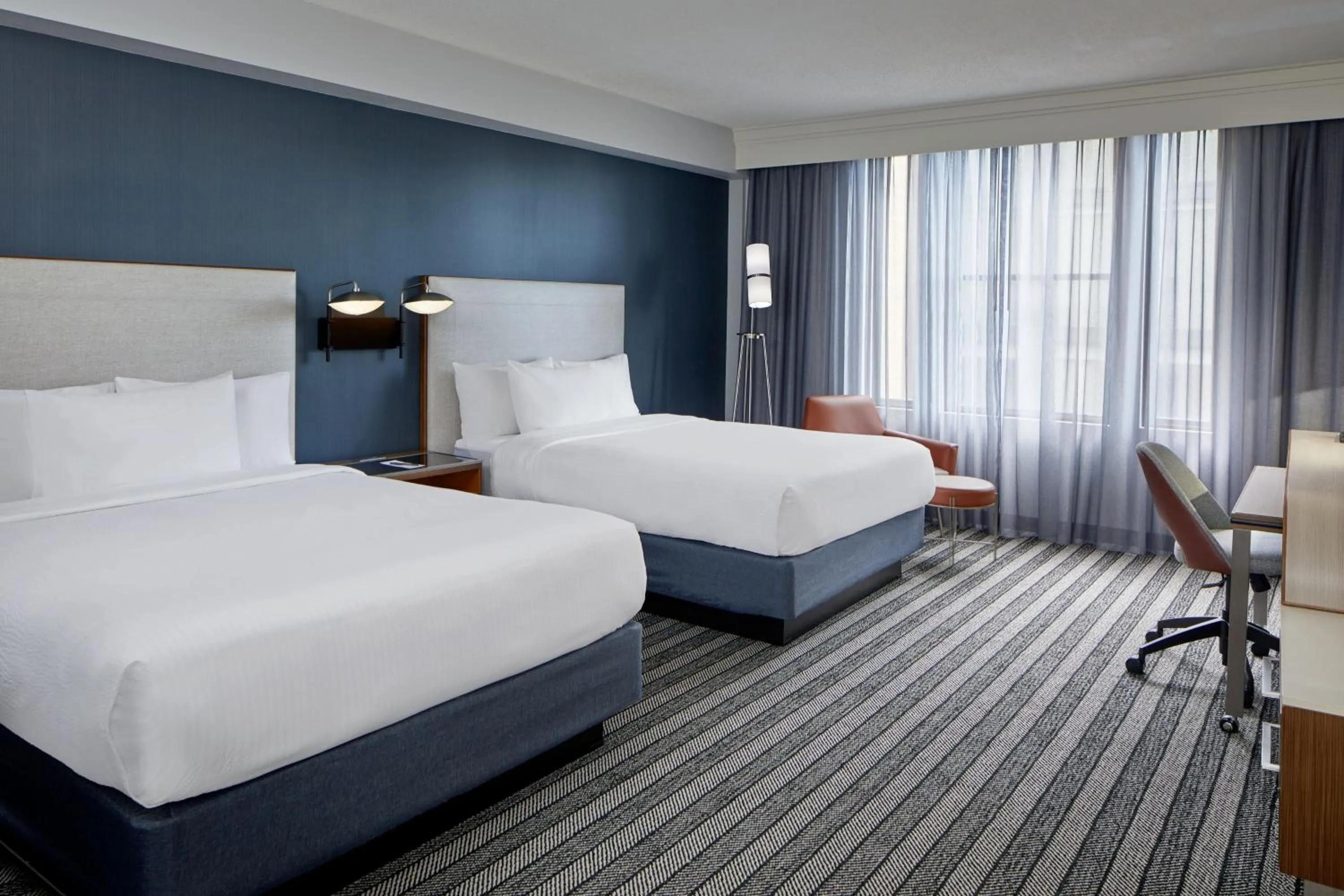 Photo of the whole room, Bed in Courtyard by Marriott Nashville Downtown