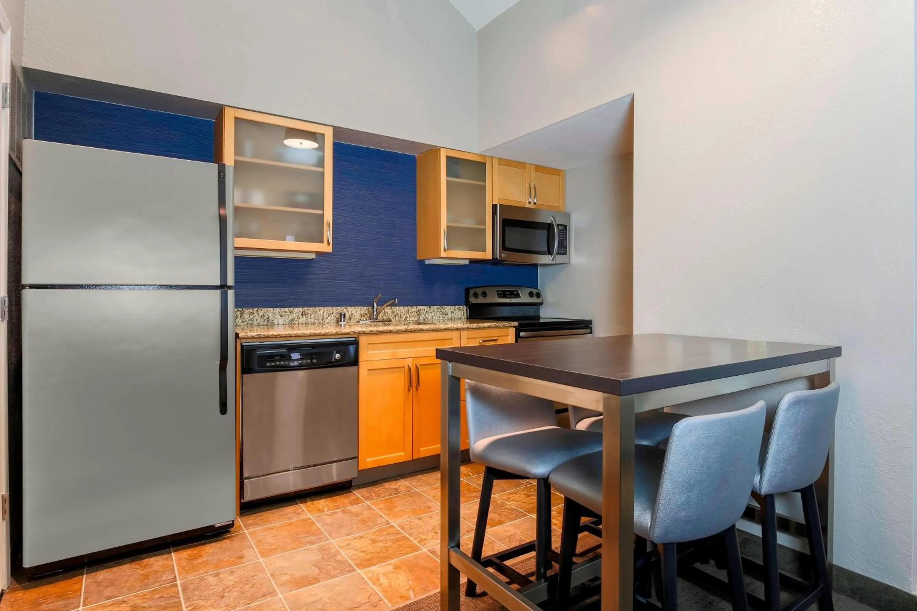 Kitchen or kitchenette in Residence Inn Boston North Shore/Danvers