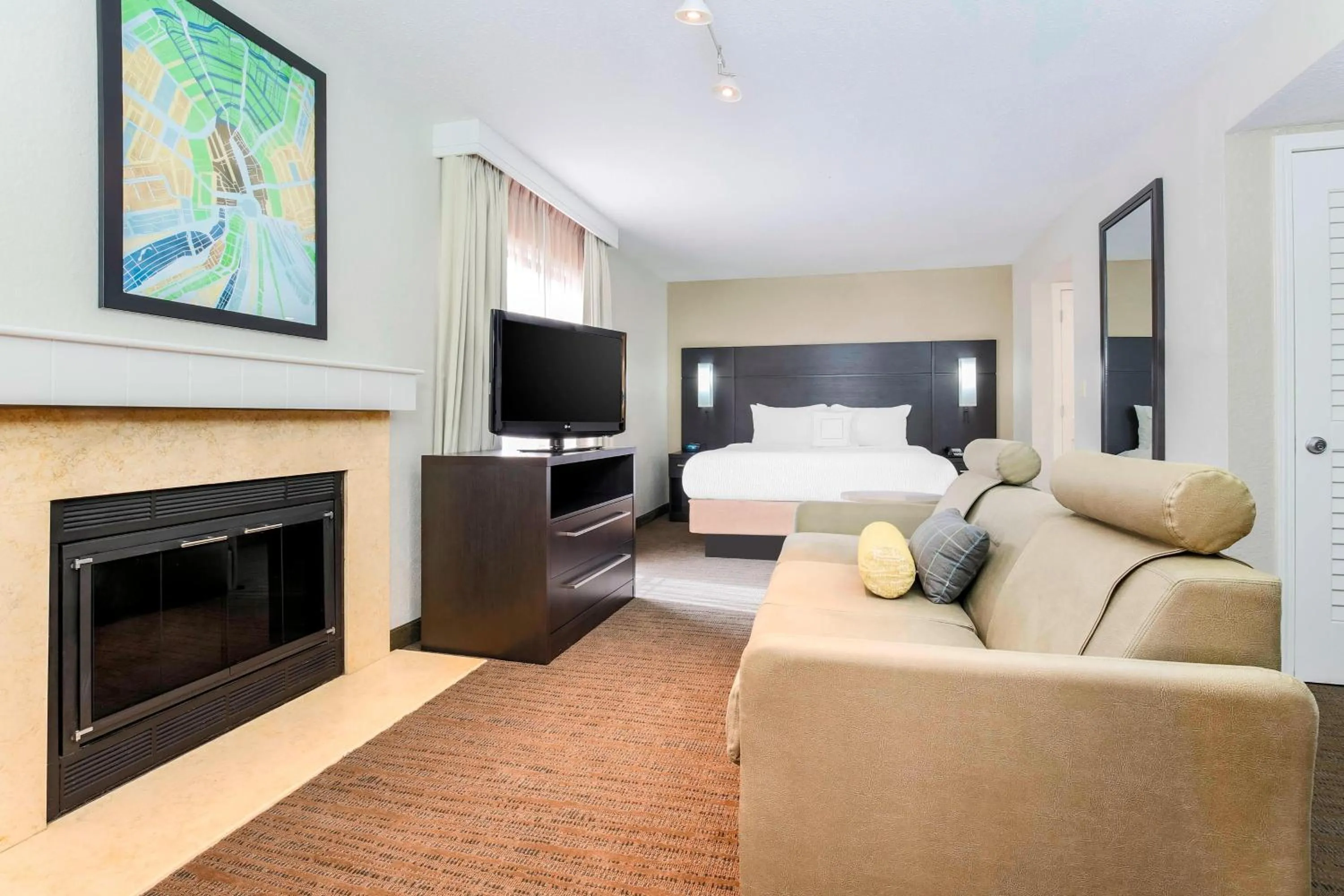 Photo of the whole room, Bed in Residence Inn Boston North Shore/Danvers