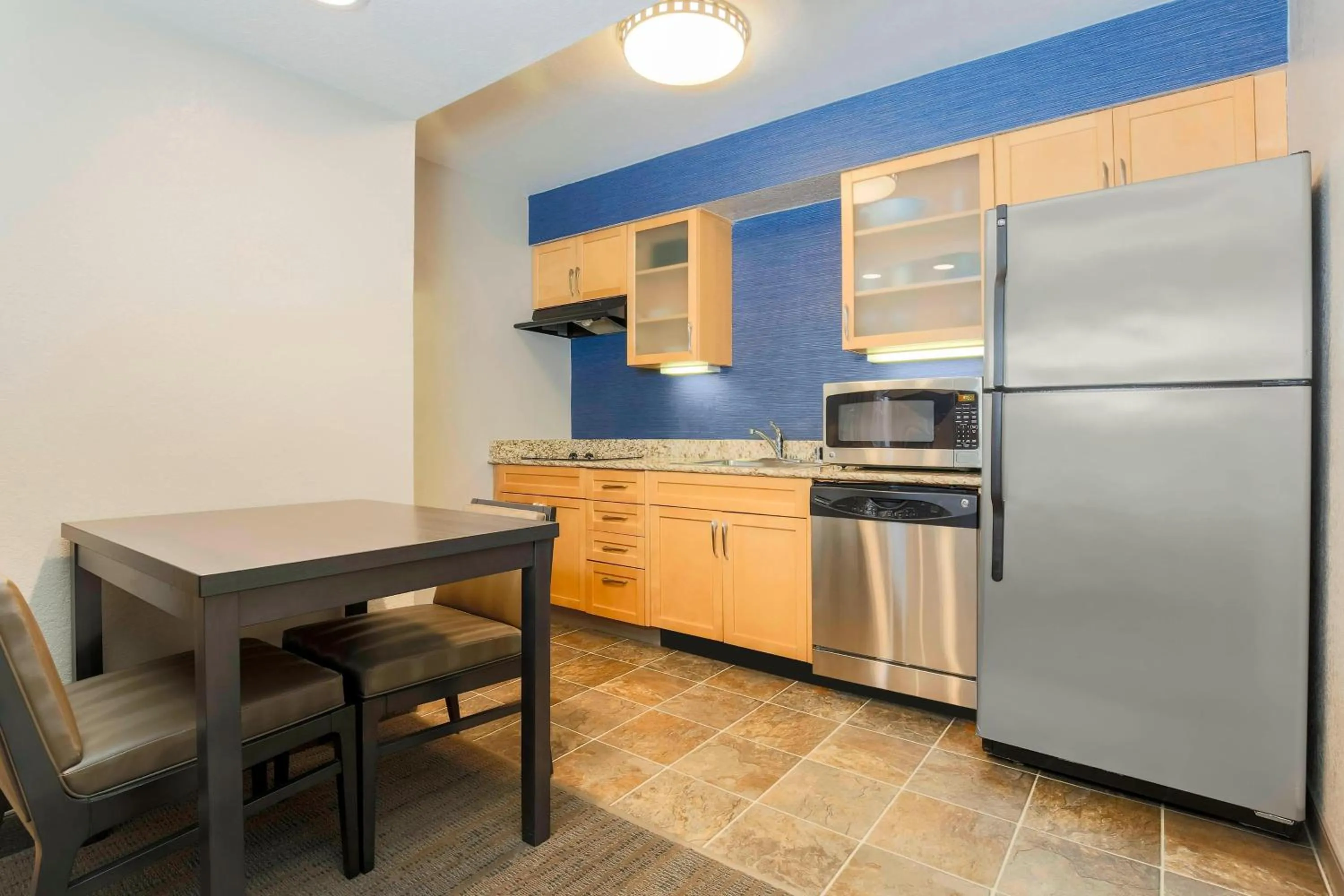 Kitchen or kitchenette in Residence Inn Boston North Shore/Danvers