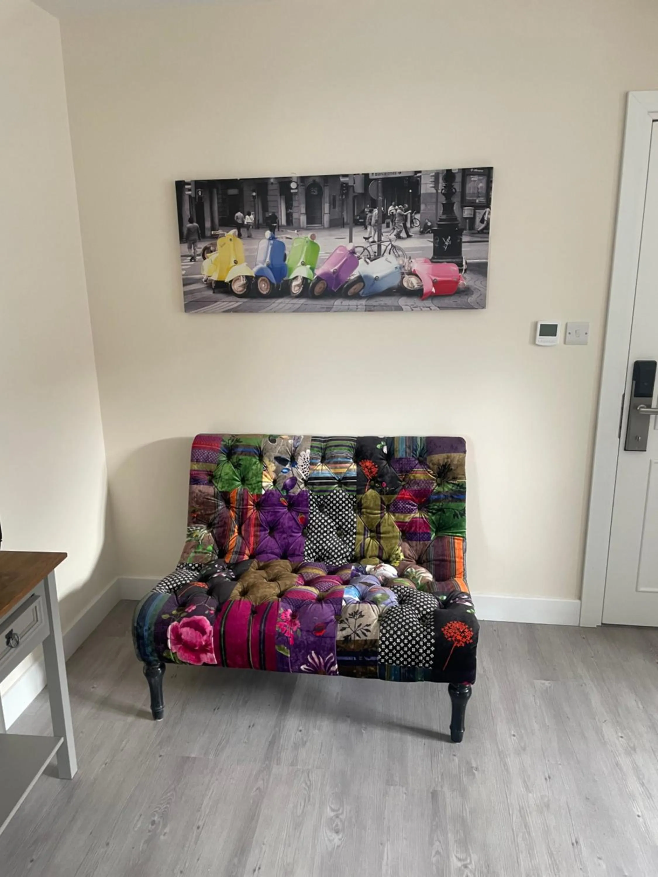 Living room in Regal Hotel