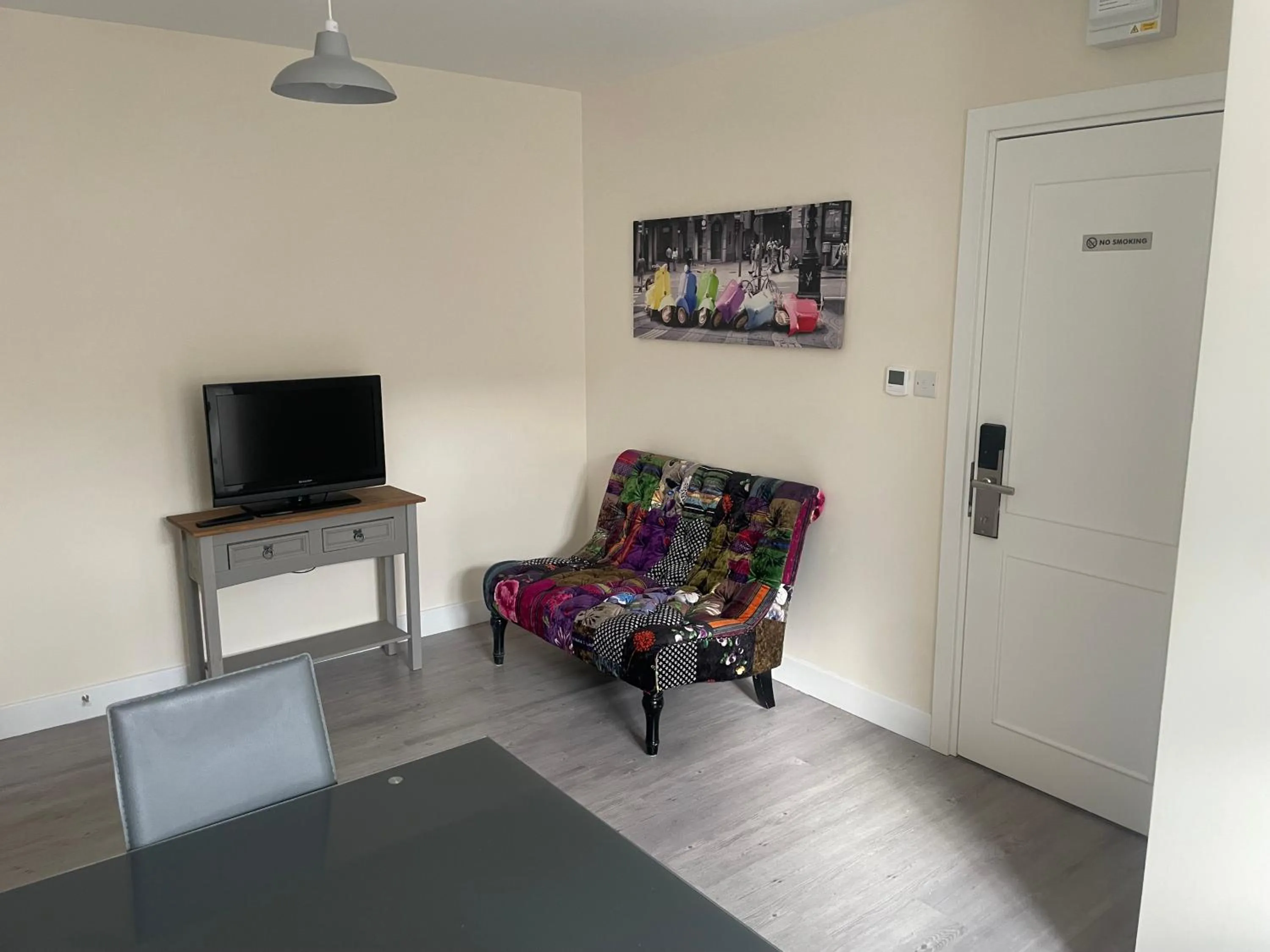 Living room in Regal Hotel