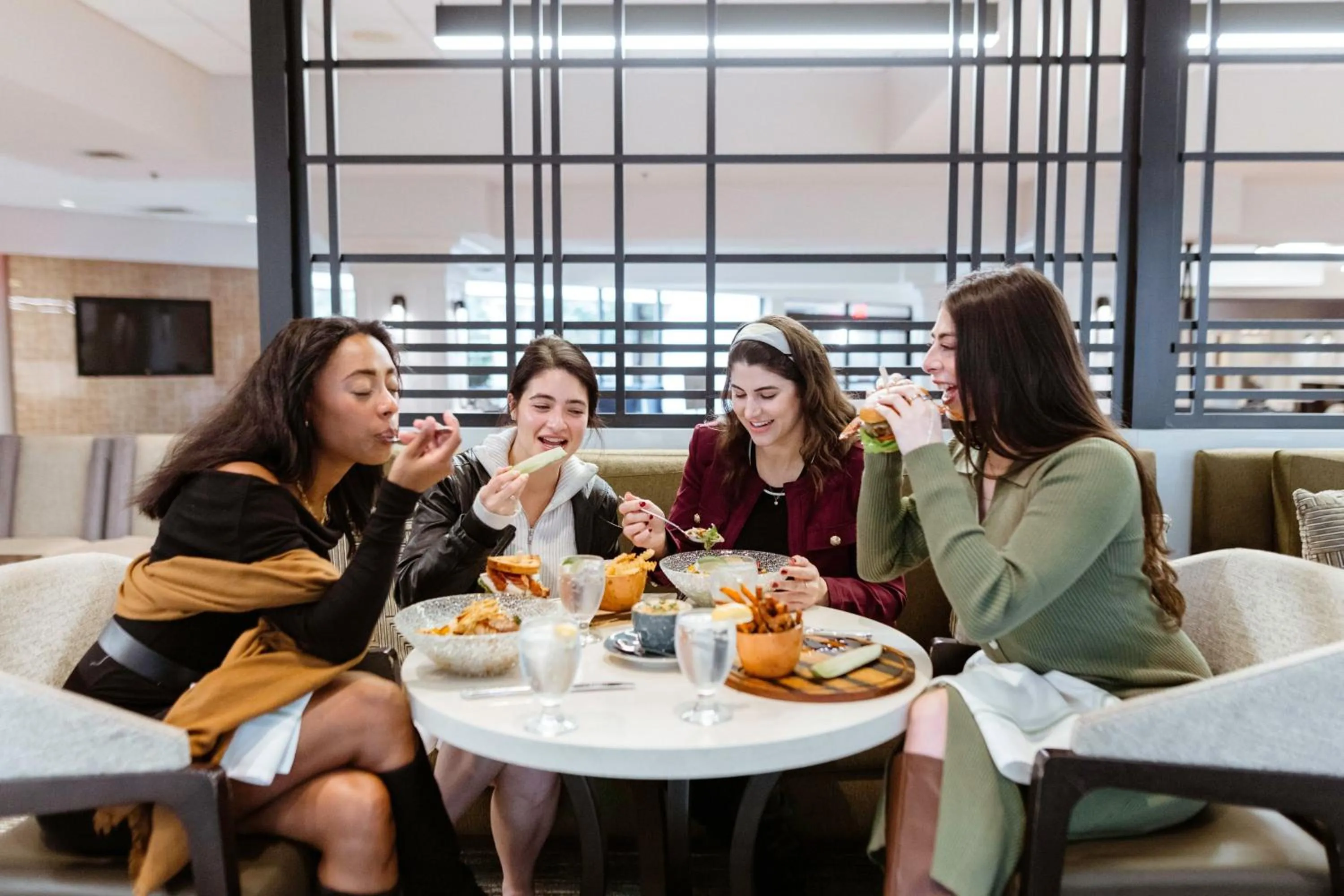 Restaurant/places to eat in Boston Marriott Peabody