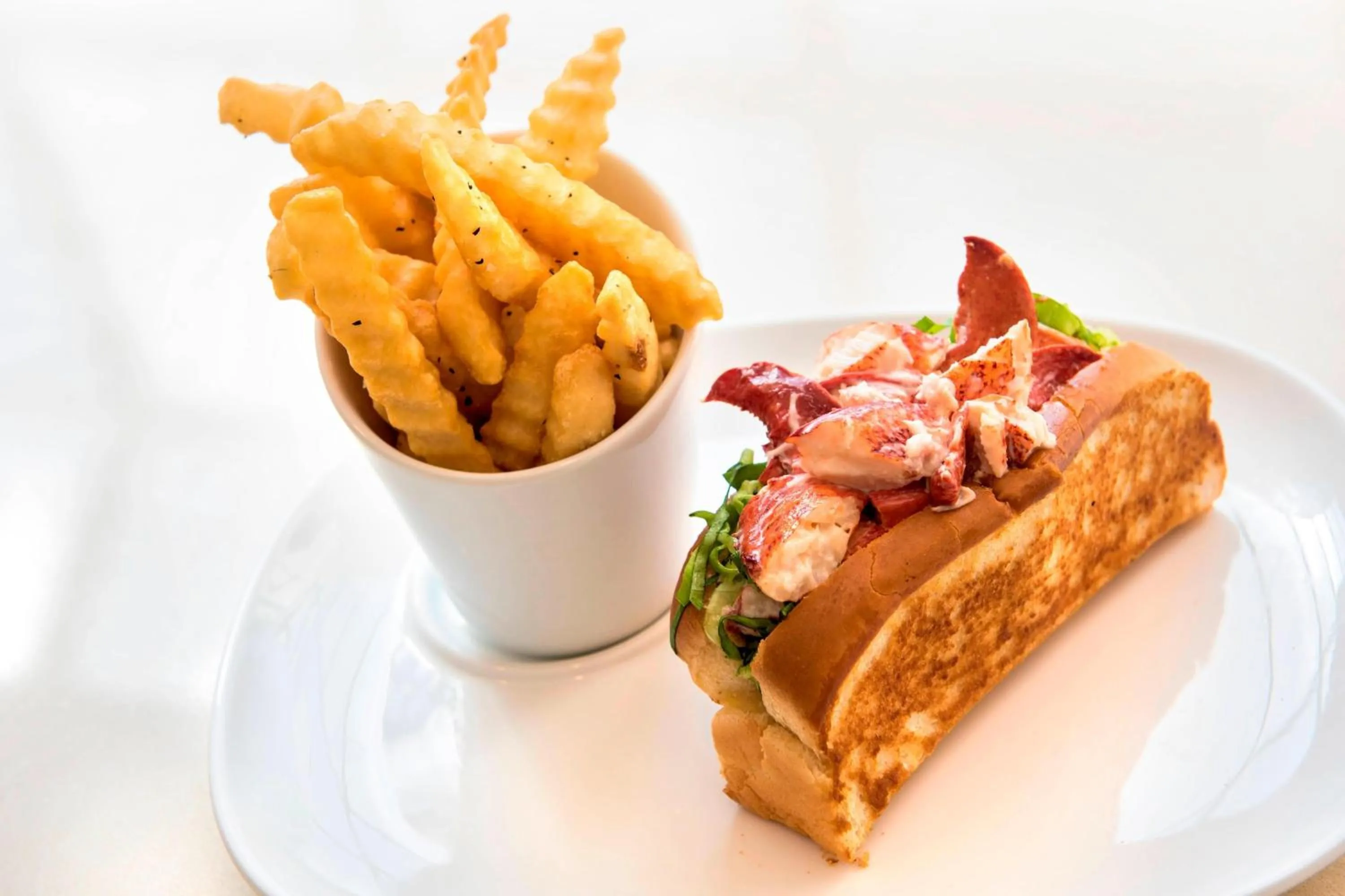 Restaurant/places to eat in Boston Marriott Peabody