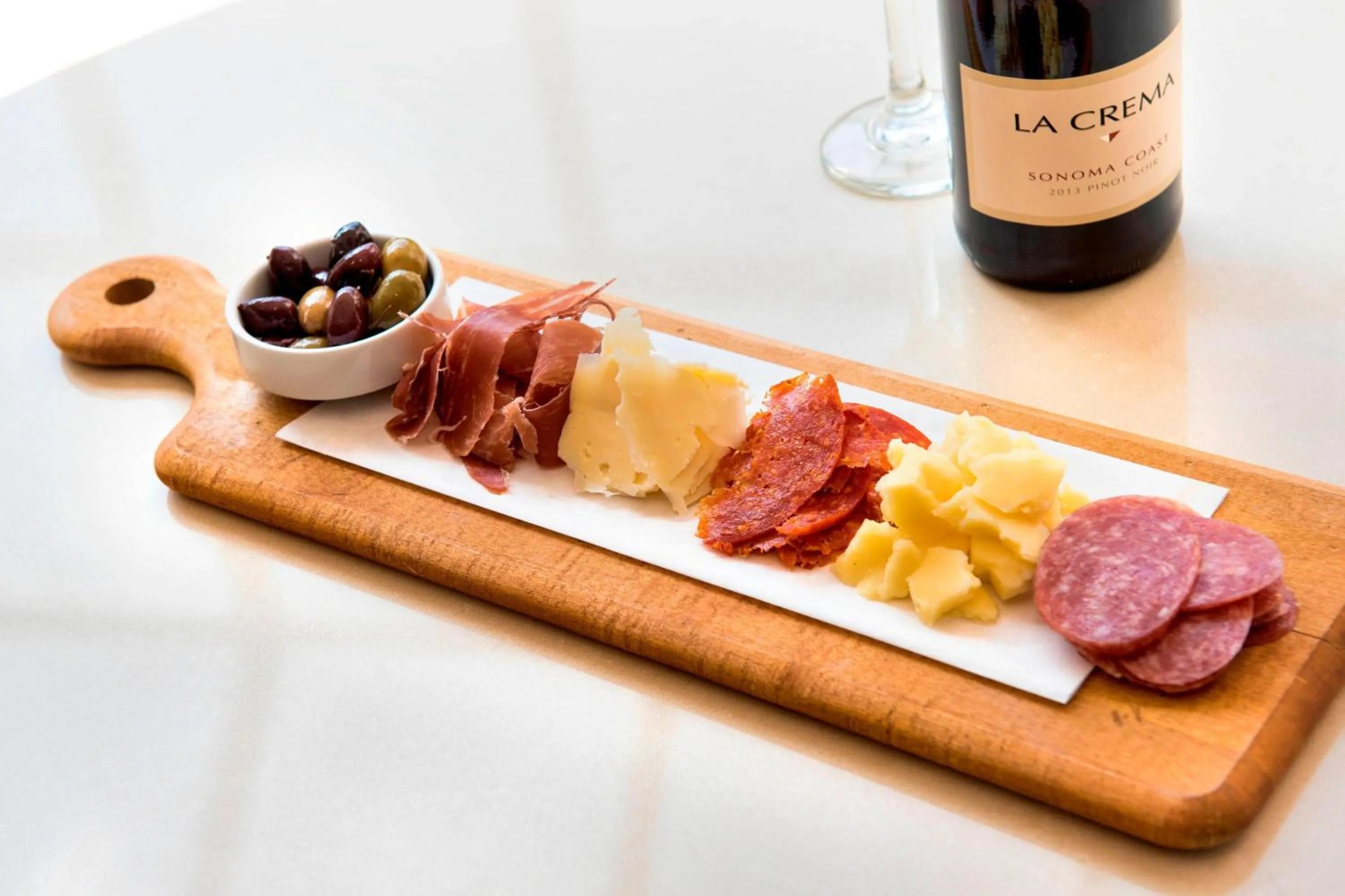 Restaurant/places to eat in Boston Marriott Peabody