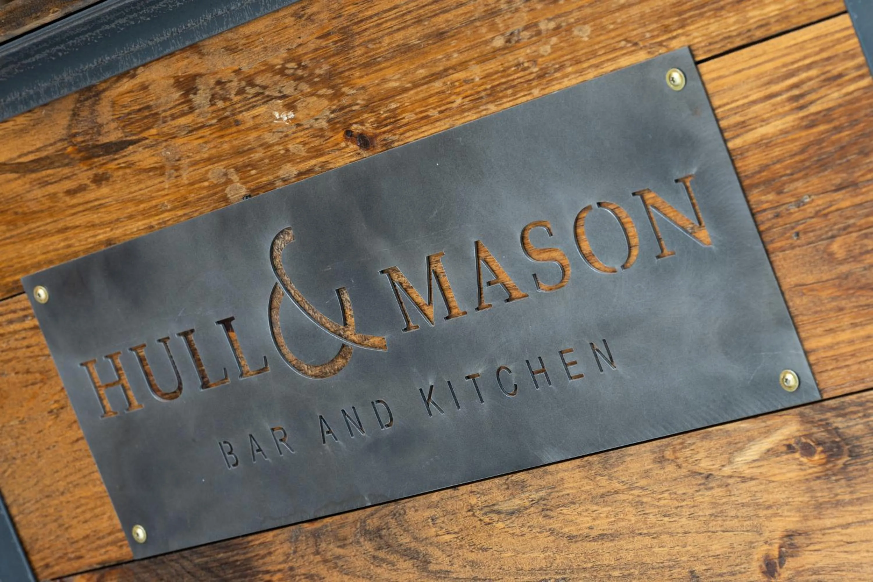 Lounge or bar in Marriott Boston Quincy