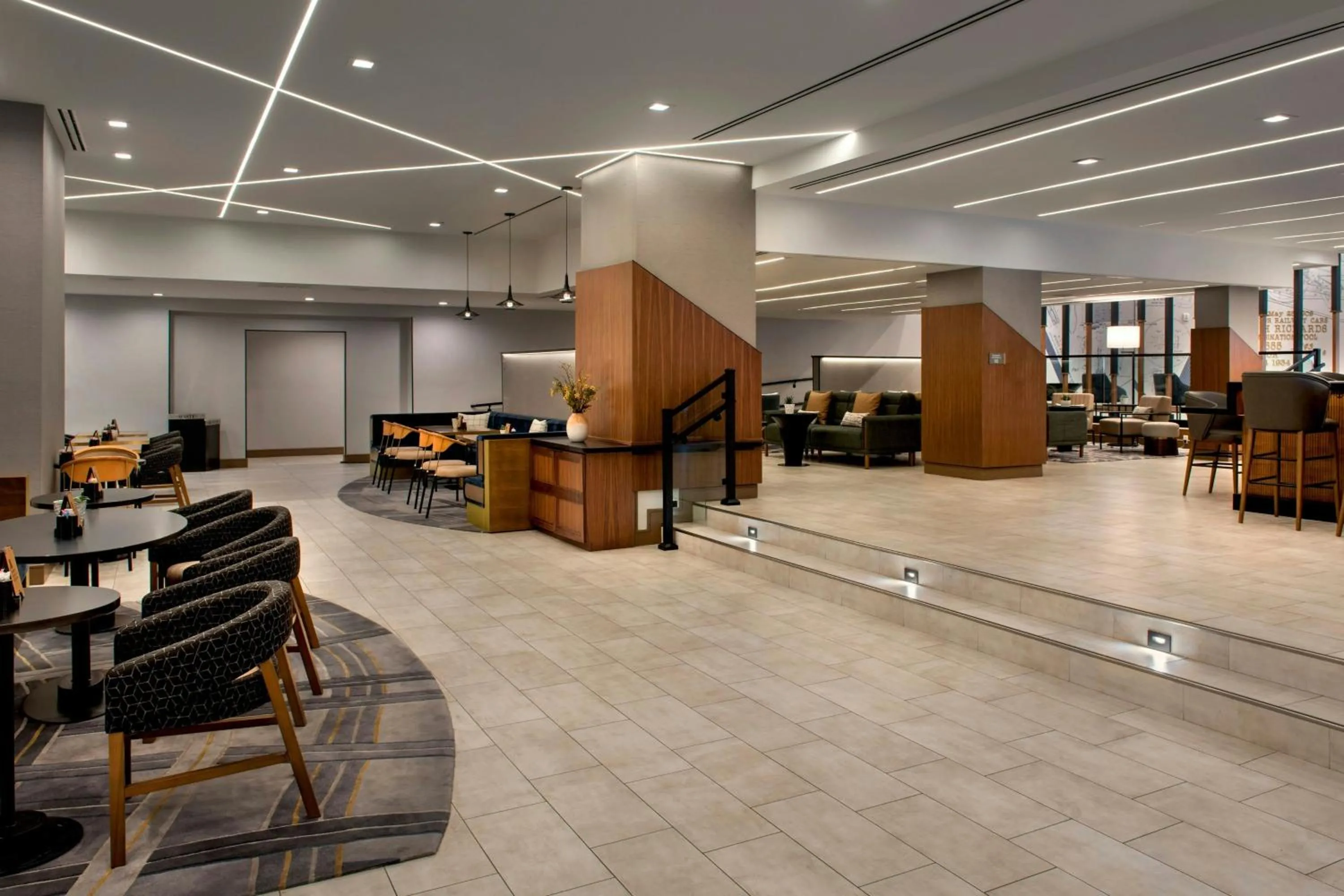 Restaurant/places to eat in Marriott Springfield Downtown