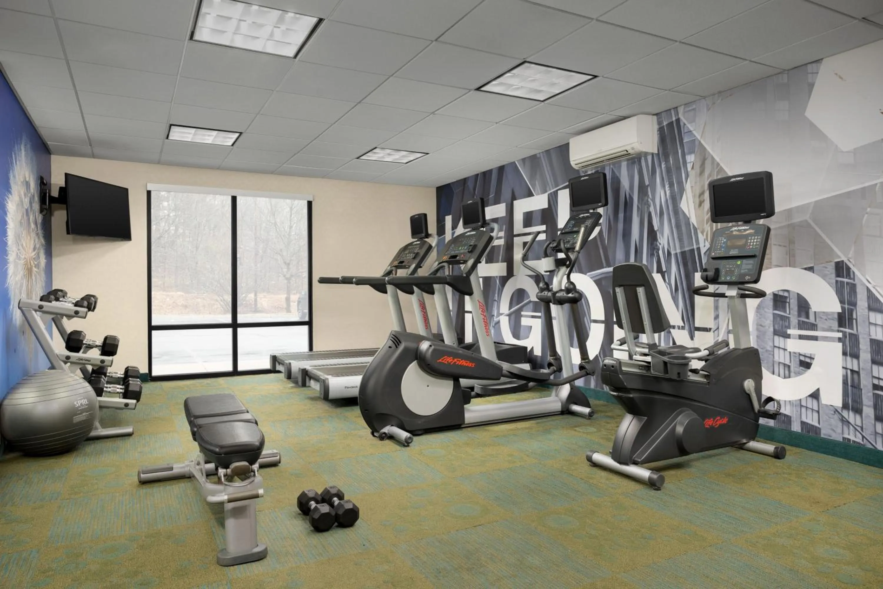 Fitness centre/facilities in SpringHill Suites Boston Peabody