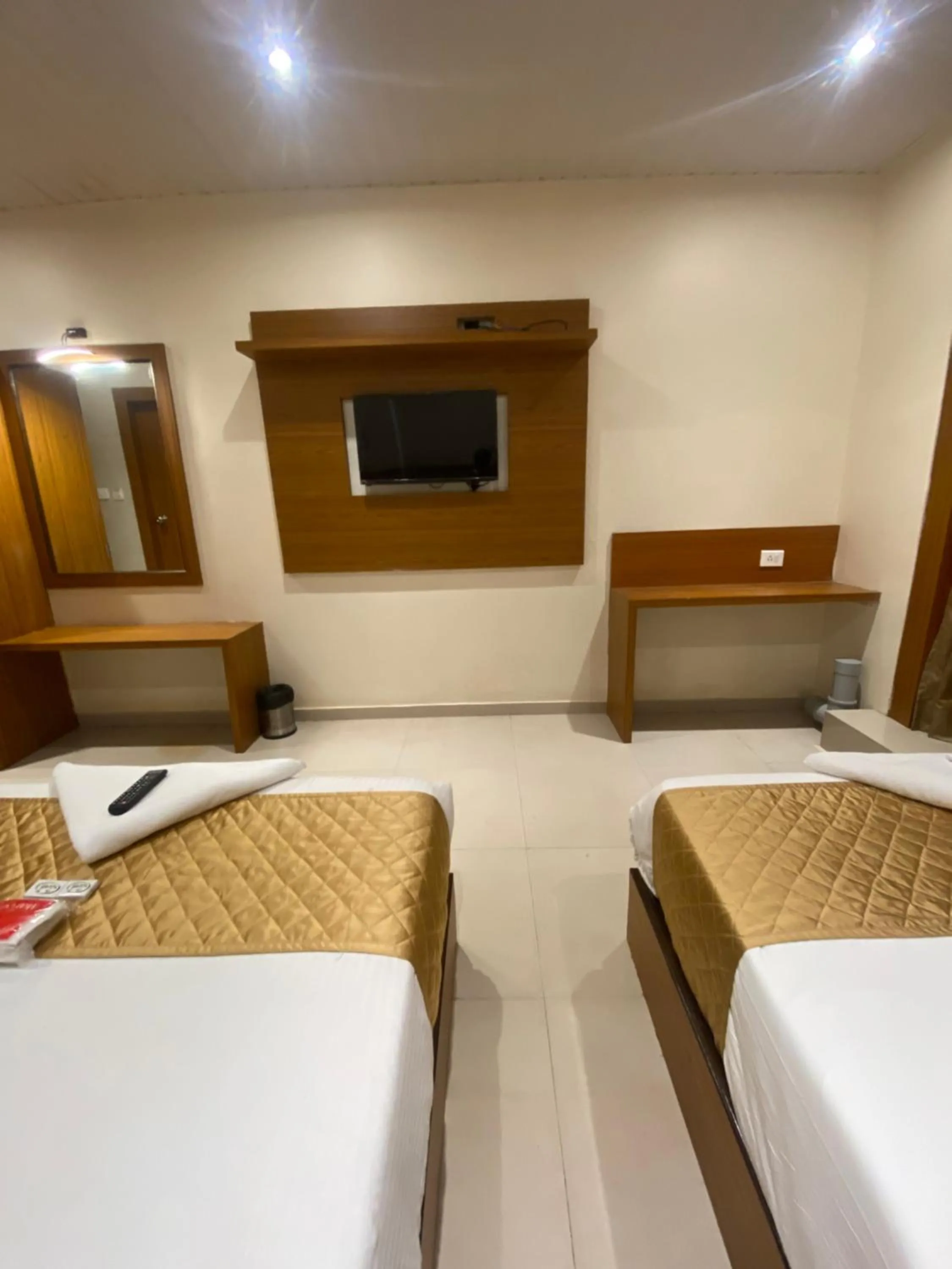 Bedroom in Hotel BKC Inn - Near Trade Center, Visa Consulate BKC