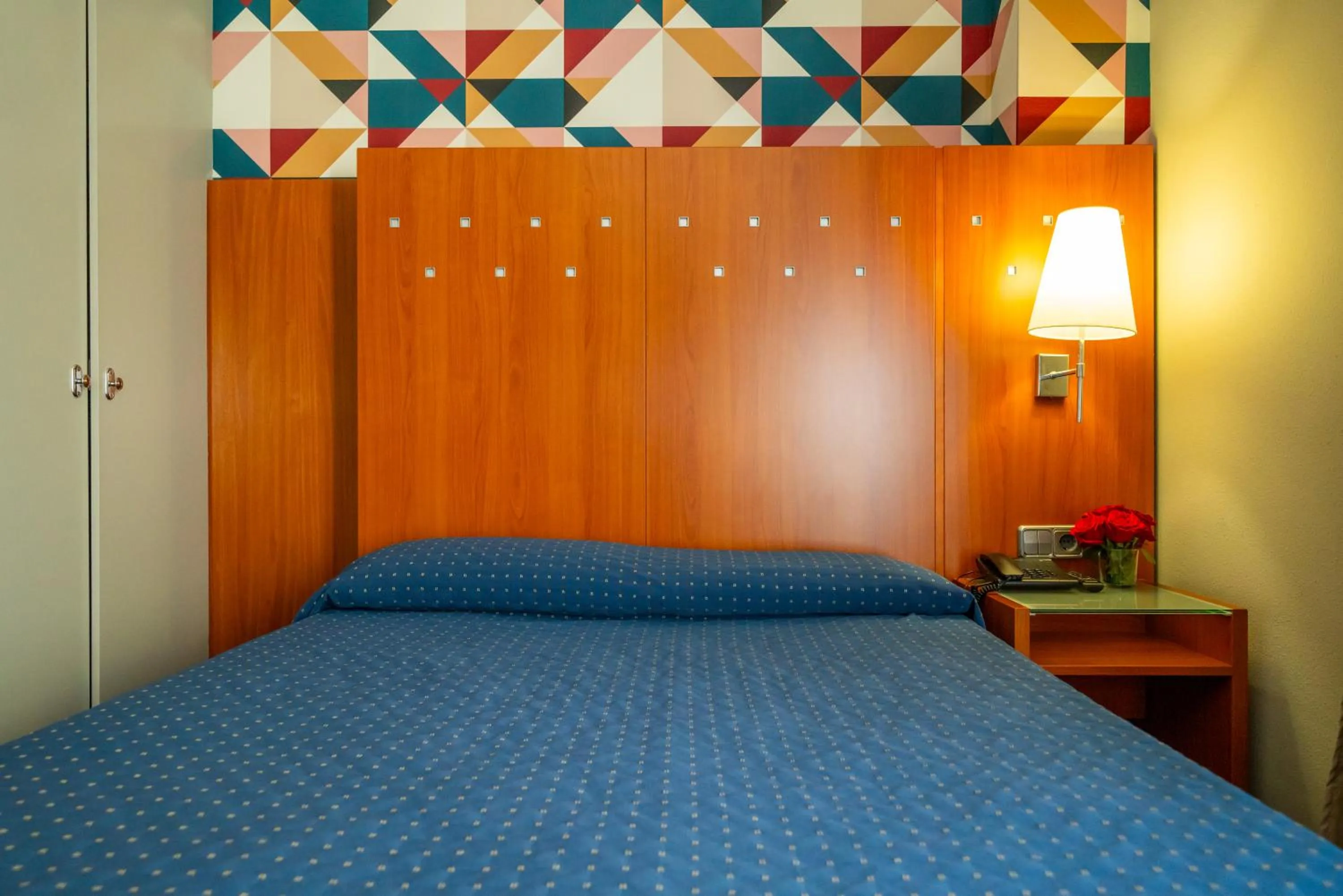 Bed in Hotel J. Balmes Vic