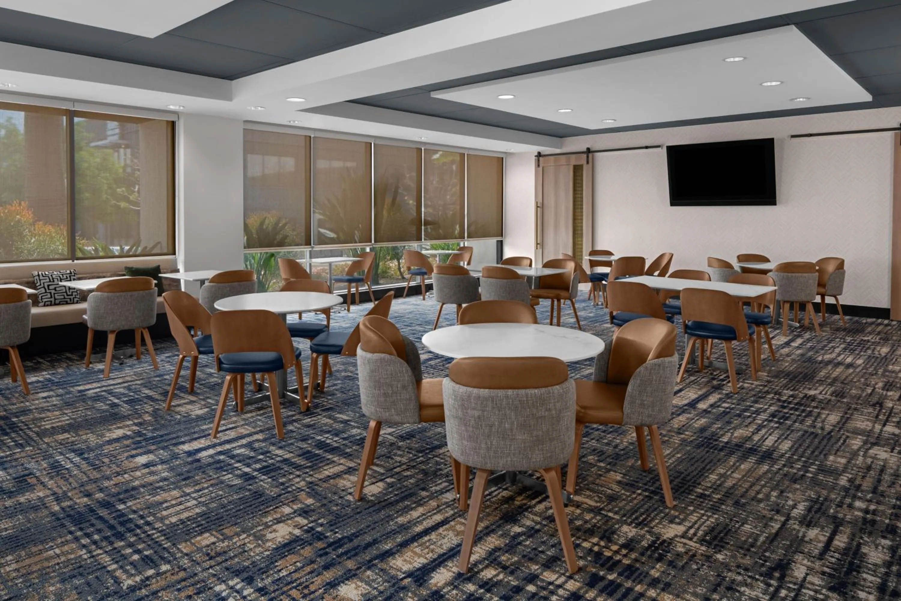 Breakfast in Residence Inn Los Angeles Burbank/Downtown