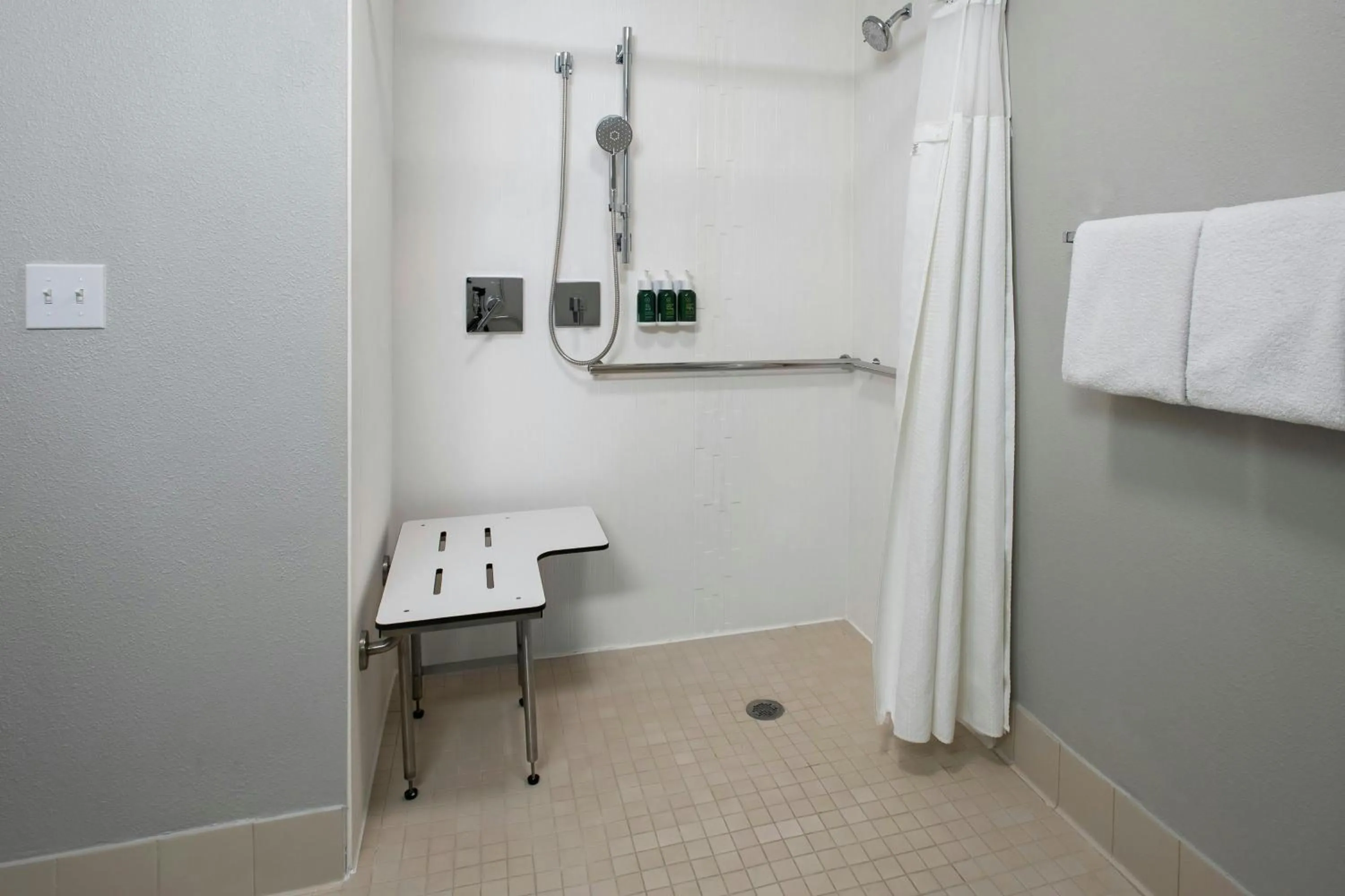 Bathroom in Courtyard by Marriott Annapolis