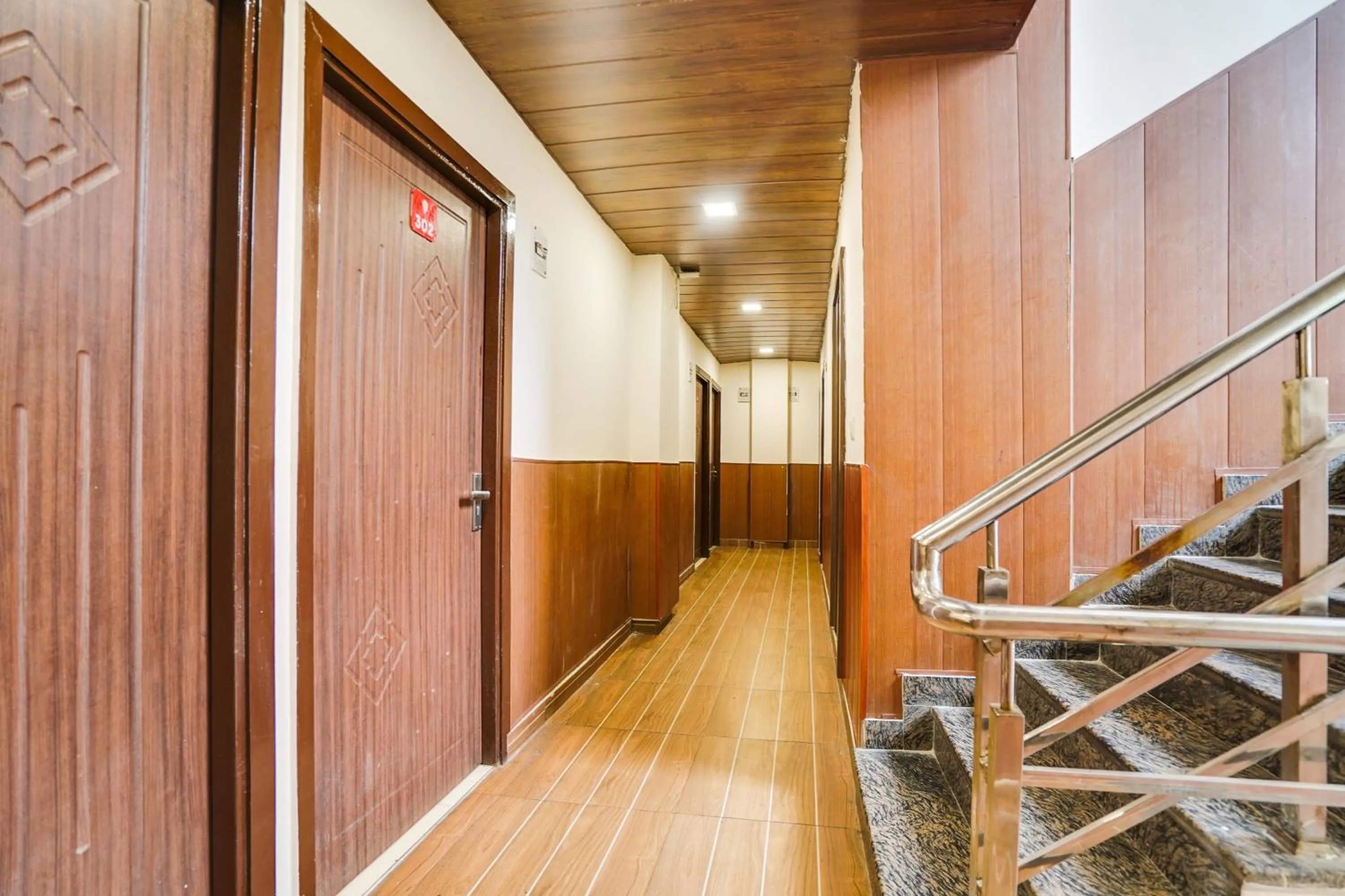 Lobby or reception in FabHotel Doon Maira