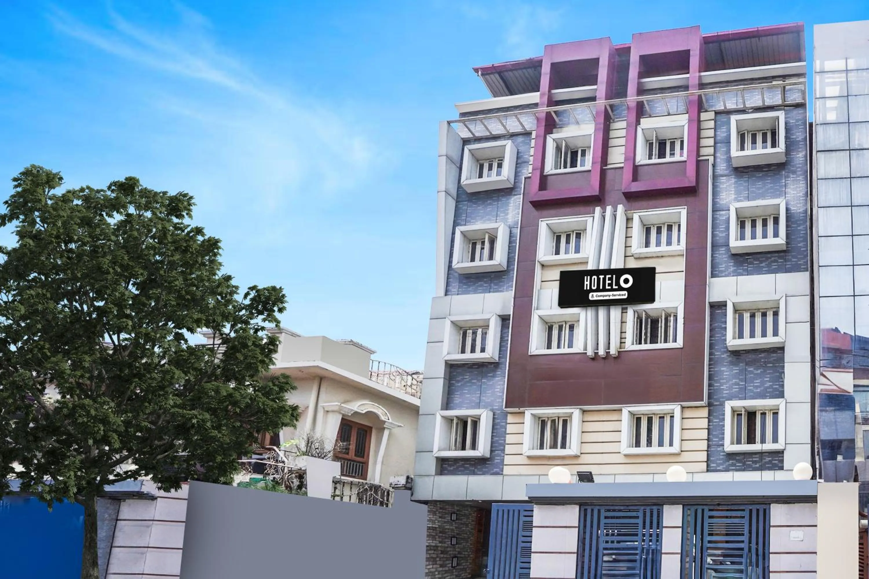 Facade/entrance in FabHotel Doon Maira