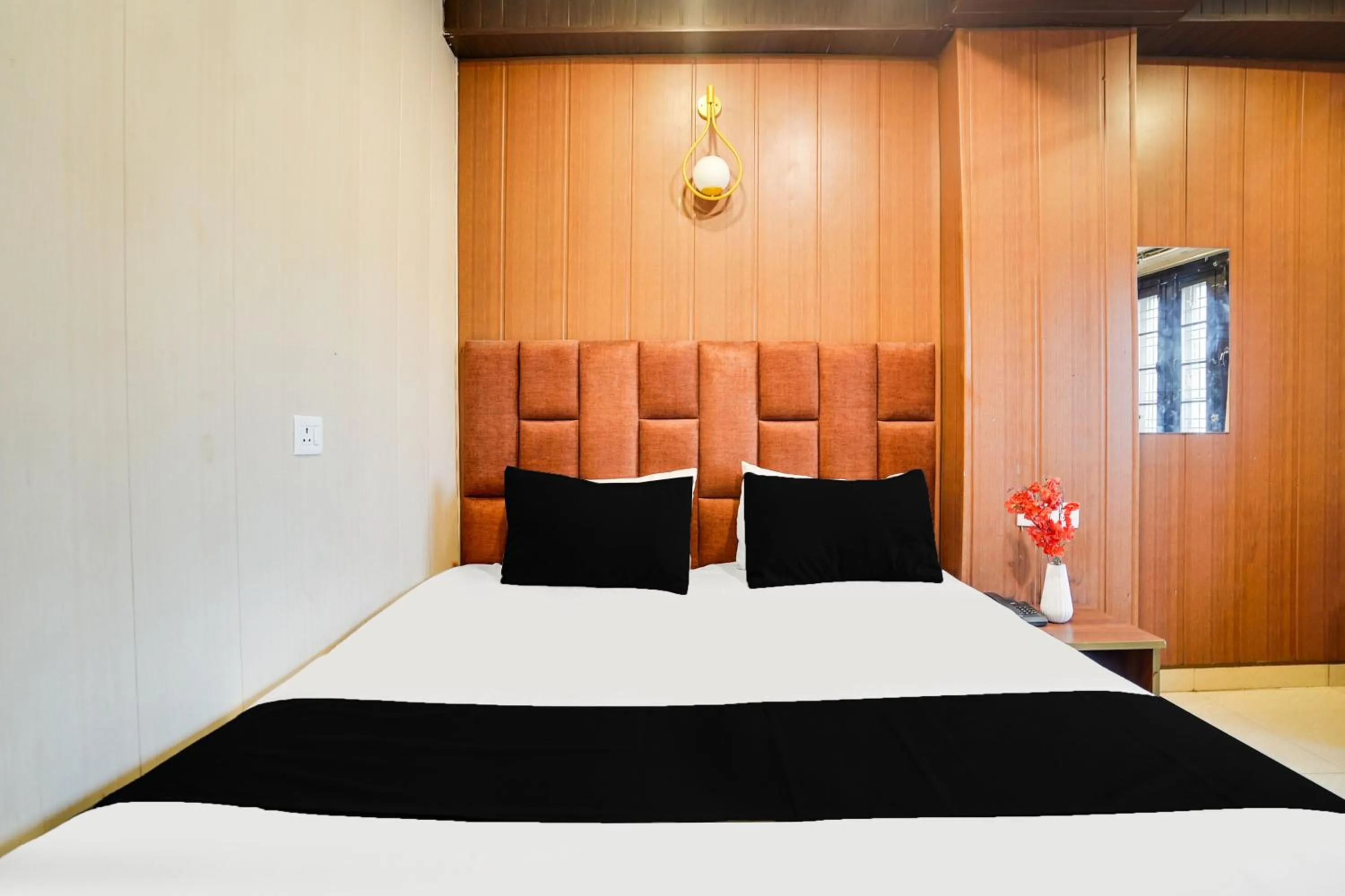 Bedroom, Bed in Hotel O Canal Road