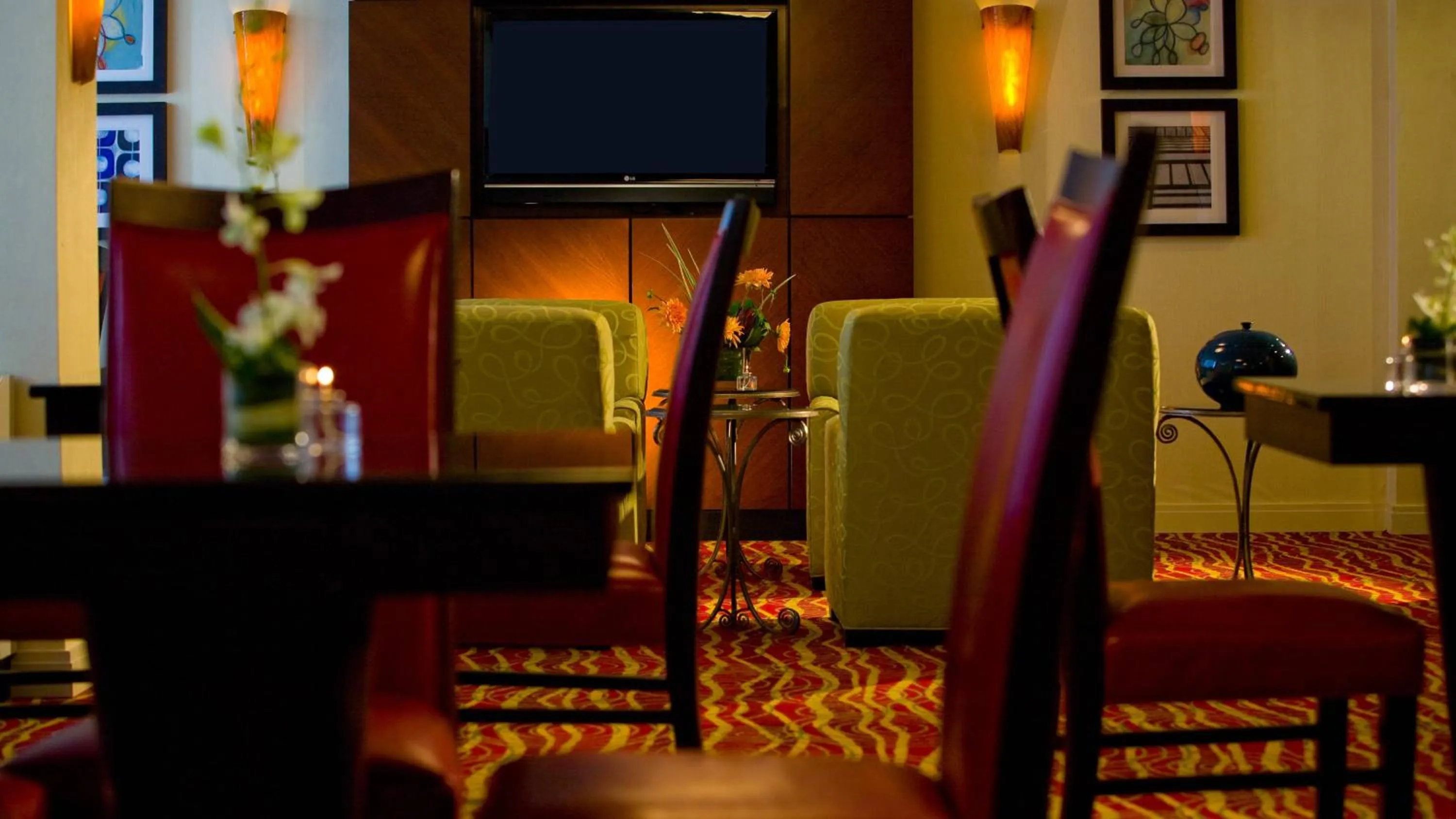 Lounge or bar in Baltimore Marriott Inner Harbor at Camden Yards