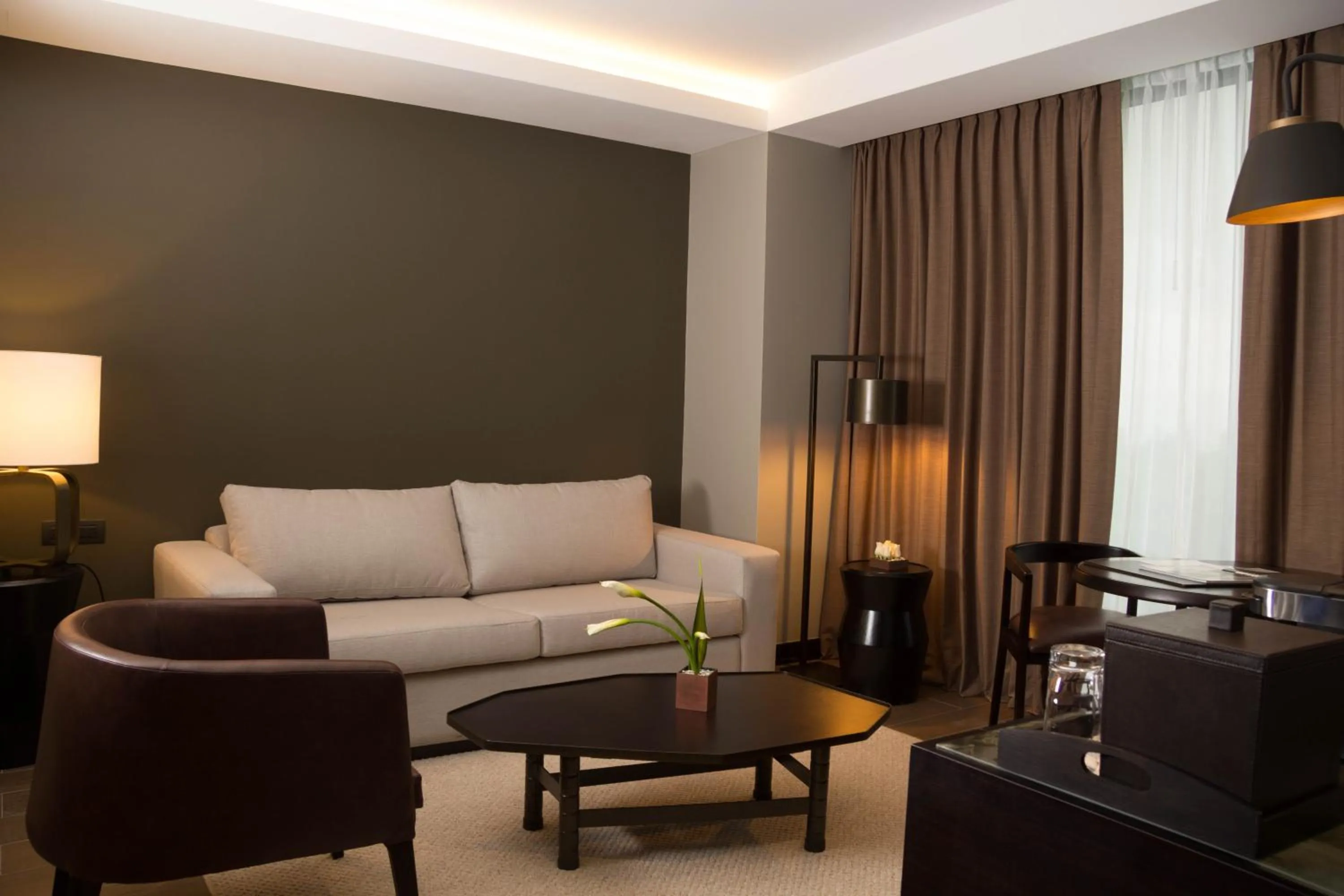 Living room in Eb Hotel By Eurobuilding Quito Airport
