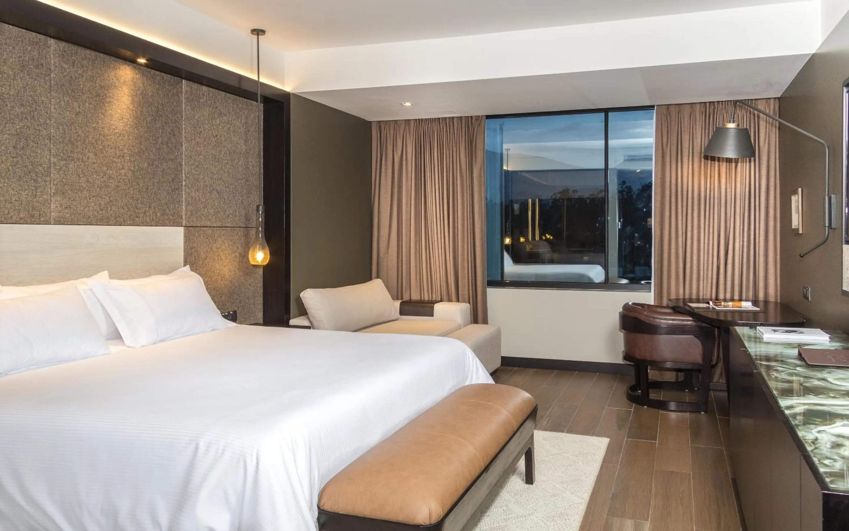Photo of the whole room, Bed in Eb Hotel By Eurobuilding Quito Airport