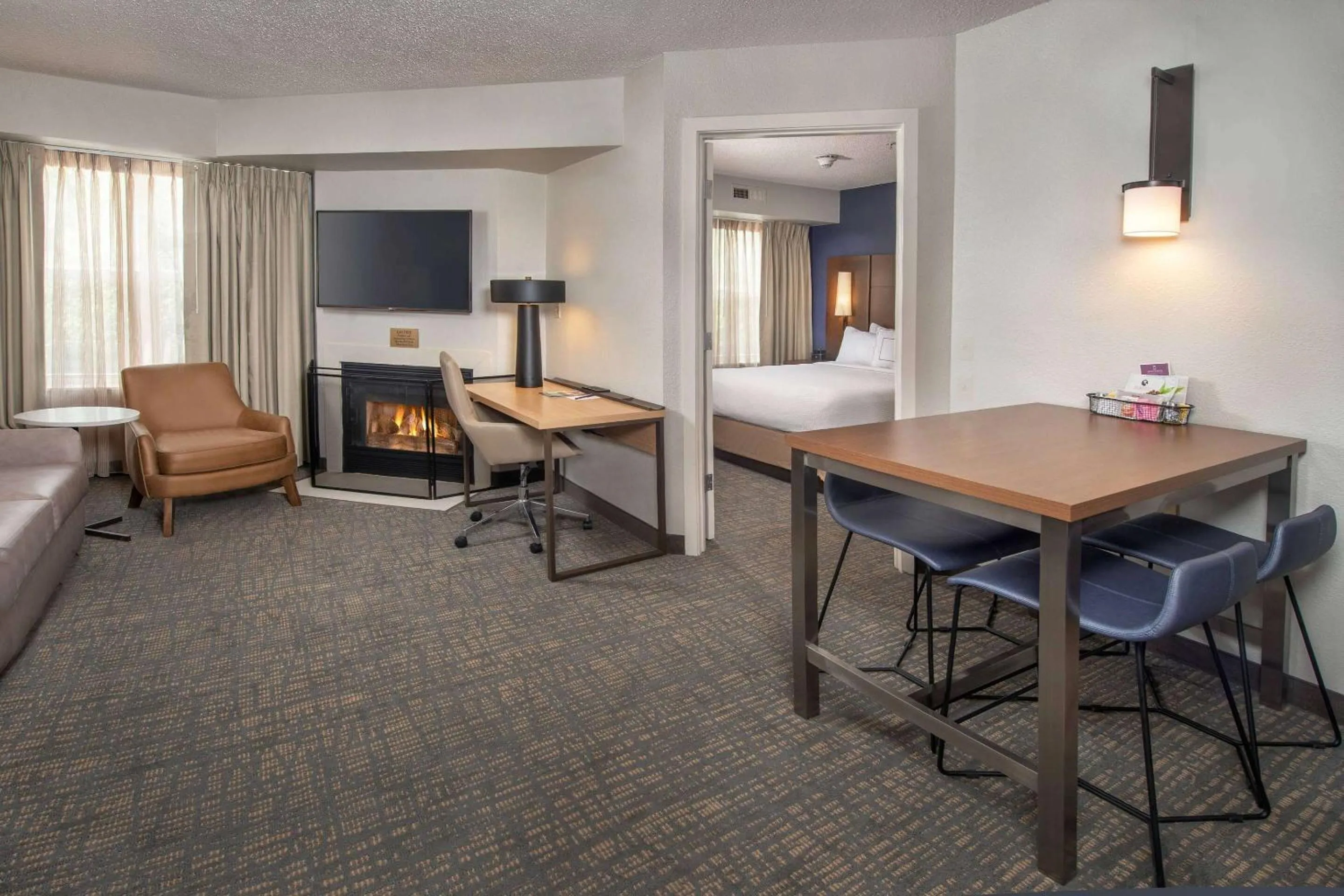 Photo of the whole room in Sonesta ES Suites Baltimore BWI Airport