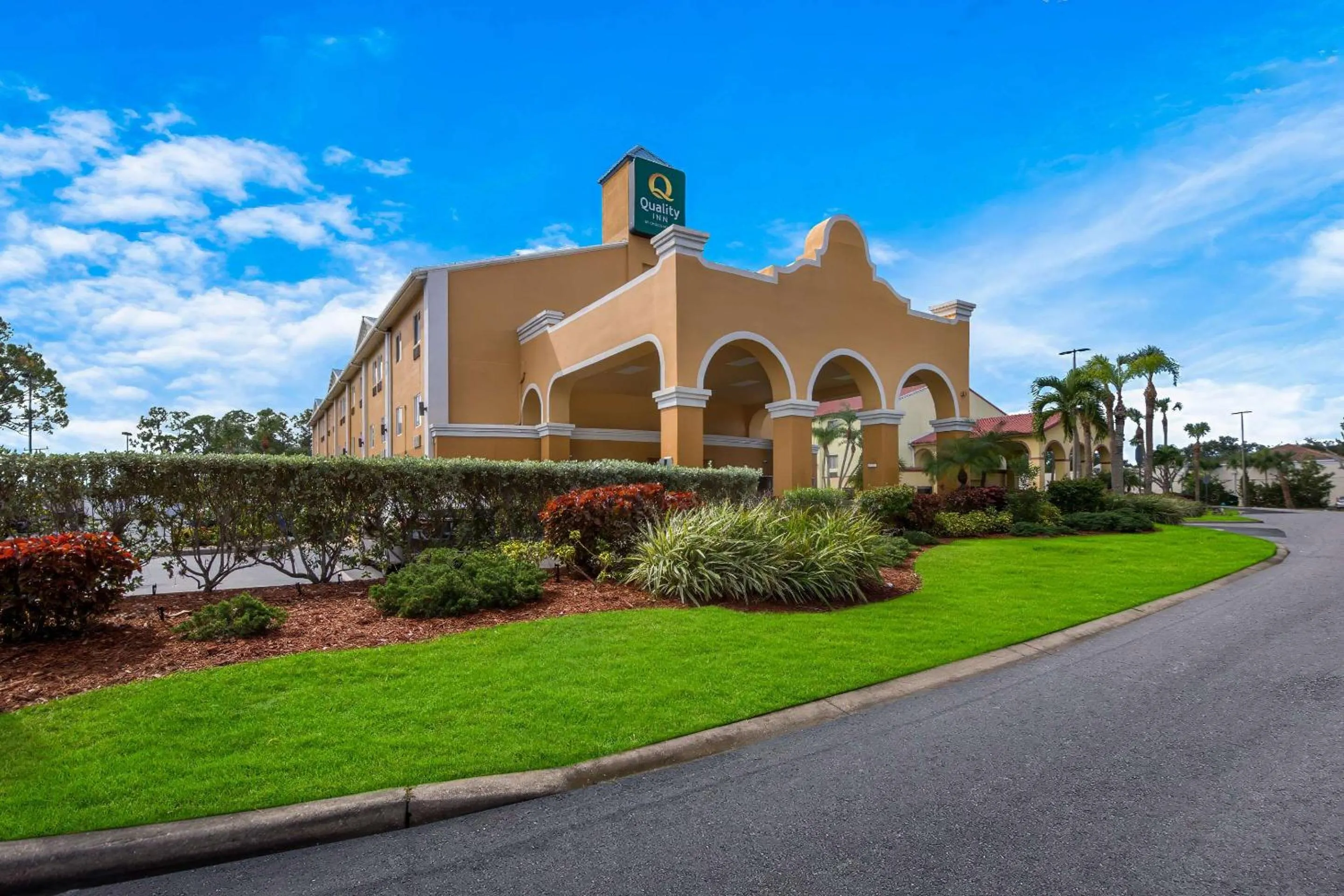 Property building in Quality Inn Sarasota I-75