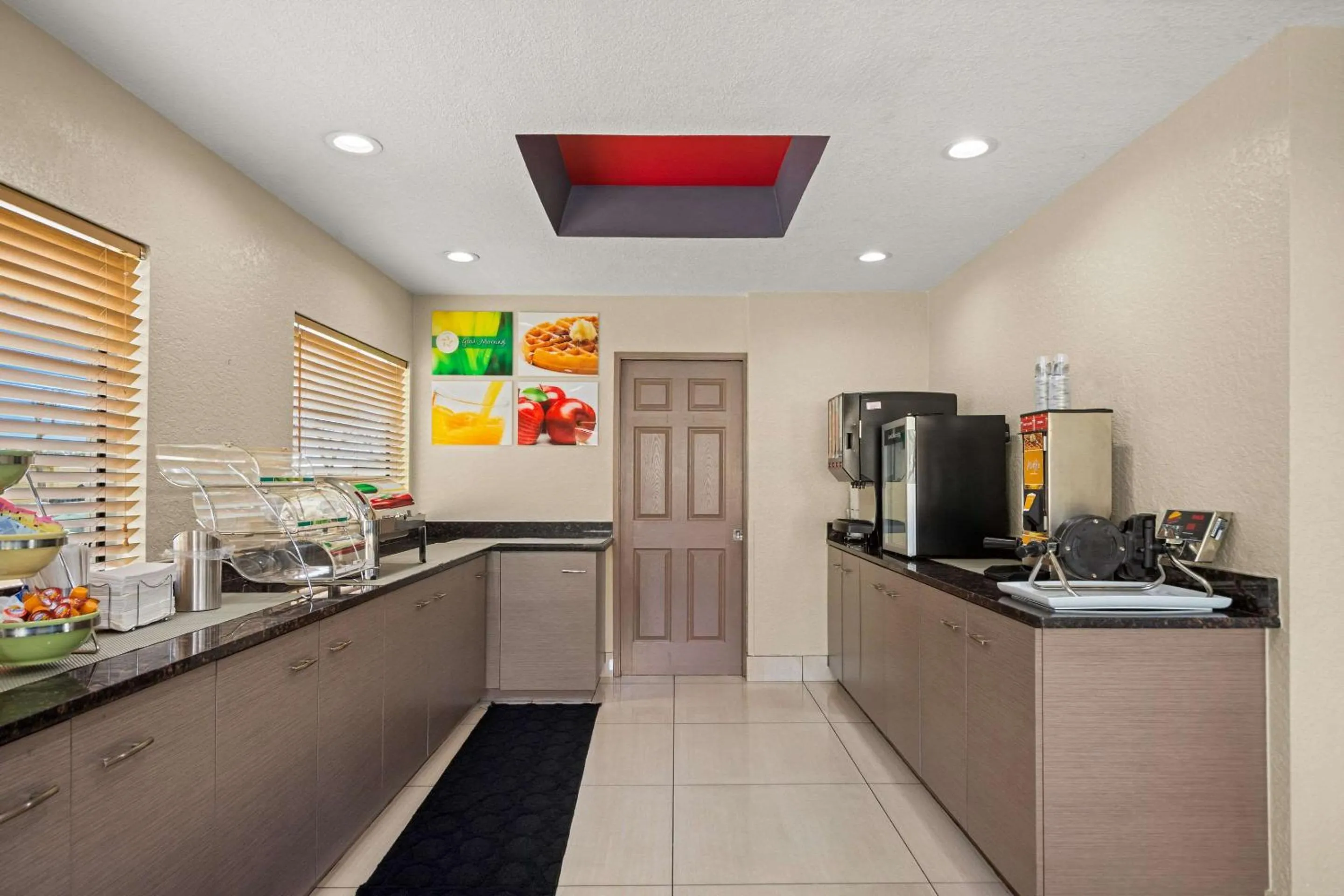 Breakfast in Quality Inn Sarasota I-75