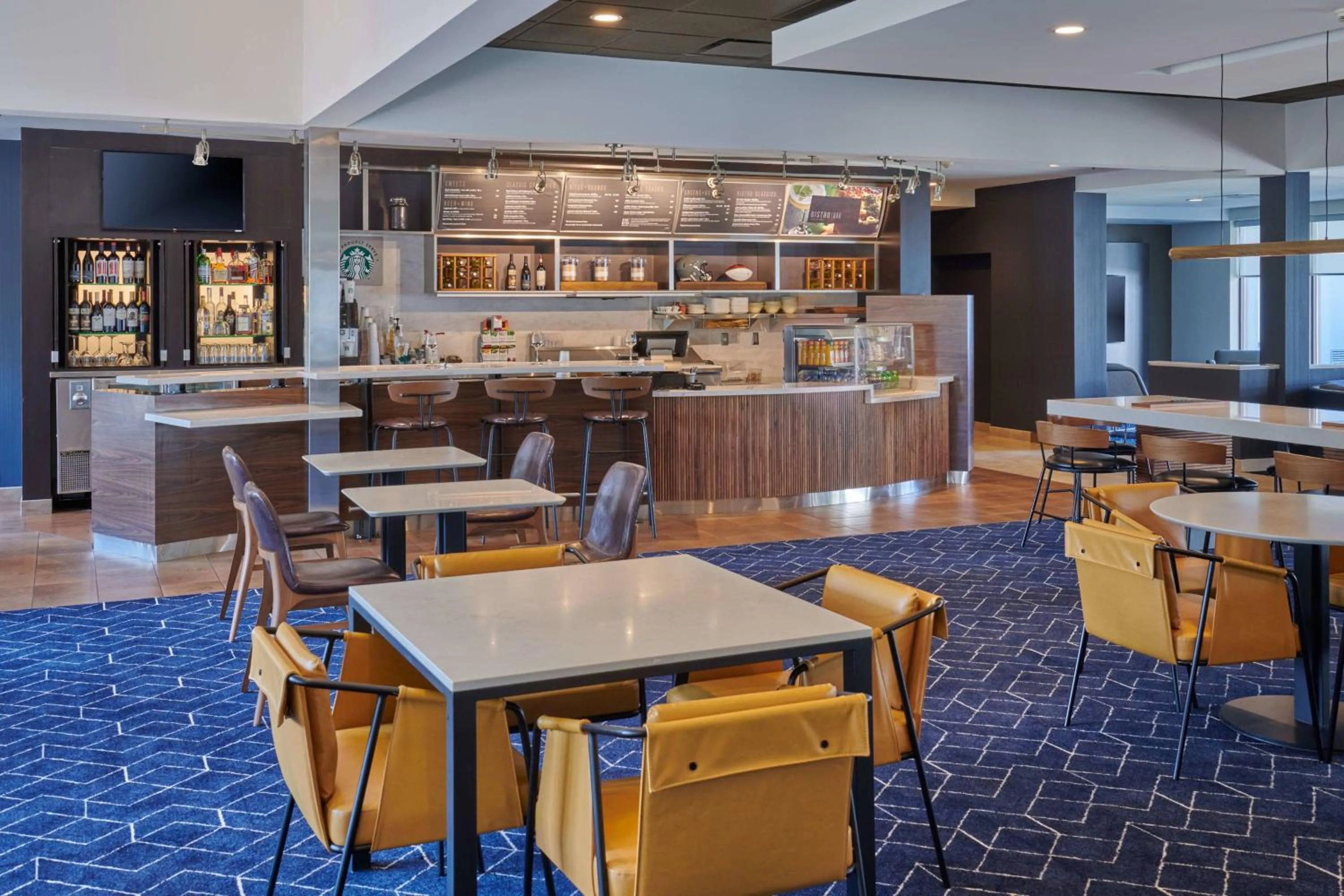 Lounge or bar in Courtyard Chicago Highland Park/Northbrook