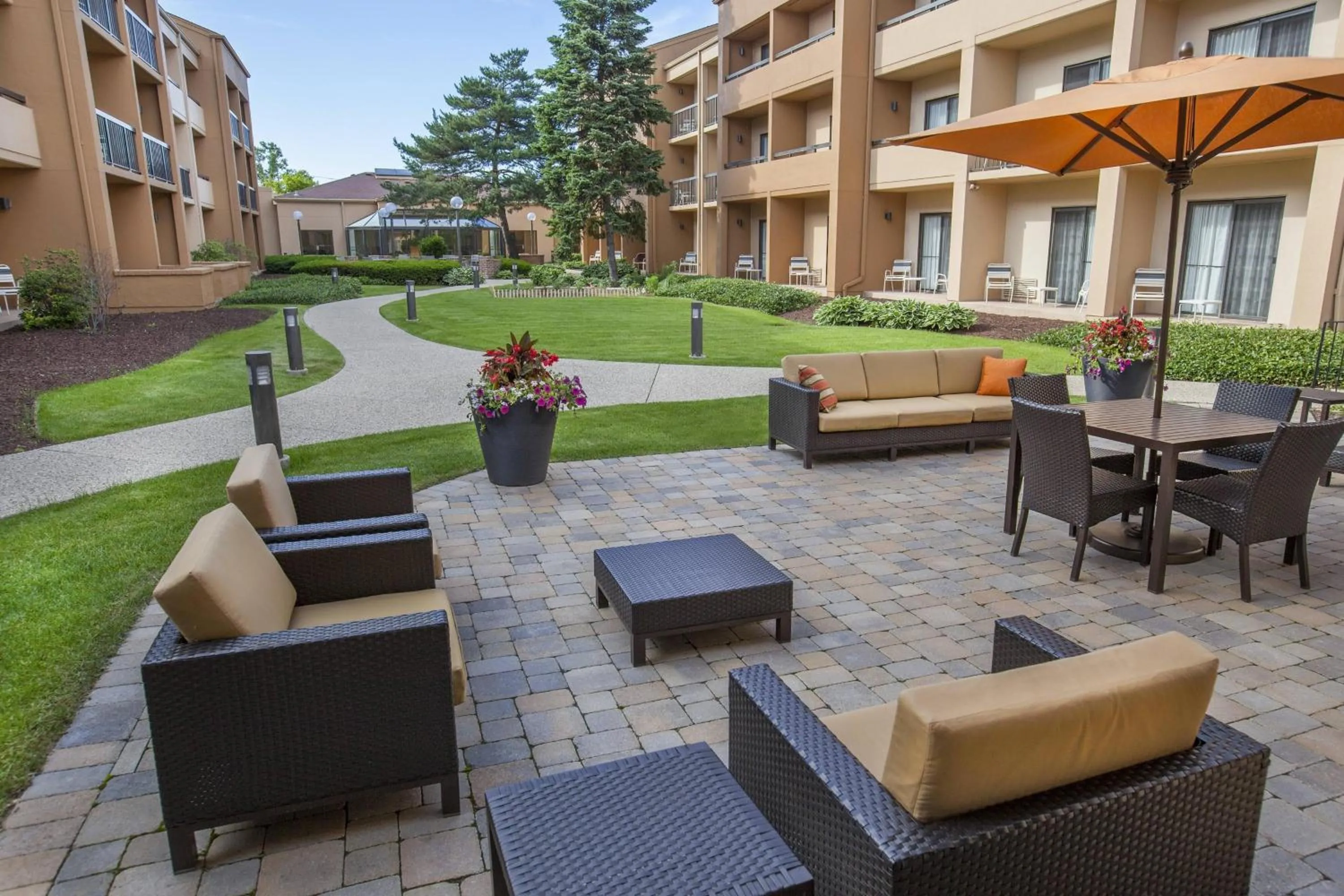 View (from property/room) in Courtyard Chicago Highland Park/Northbrook