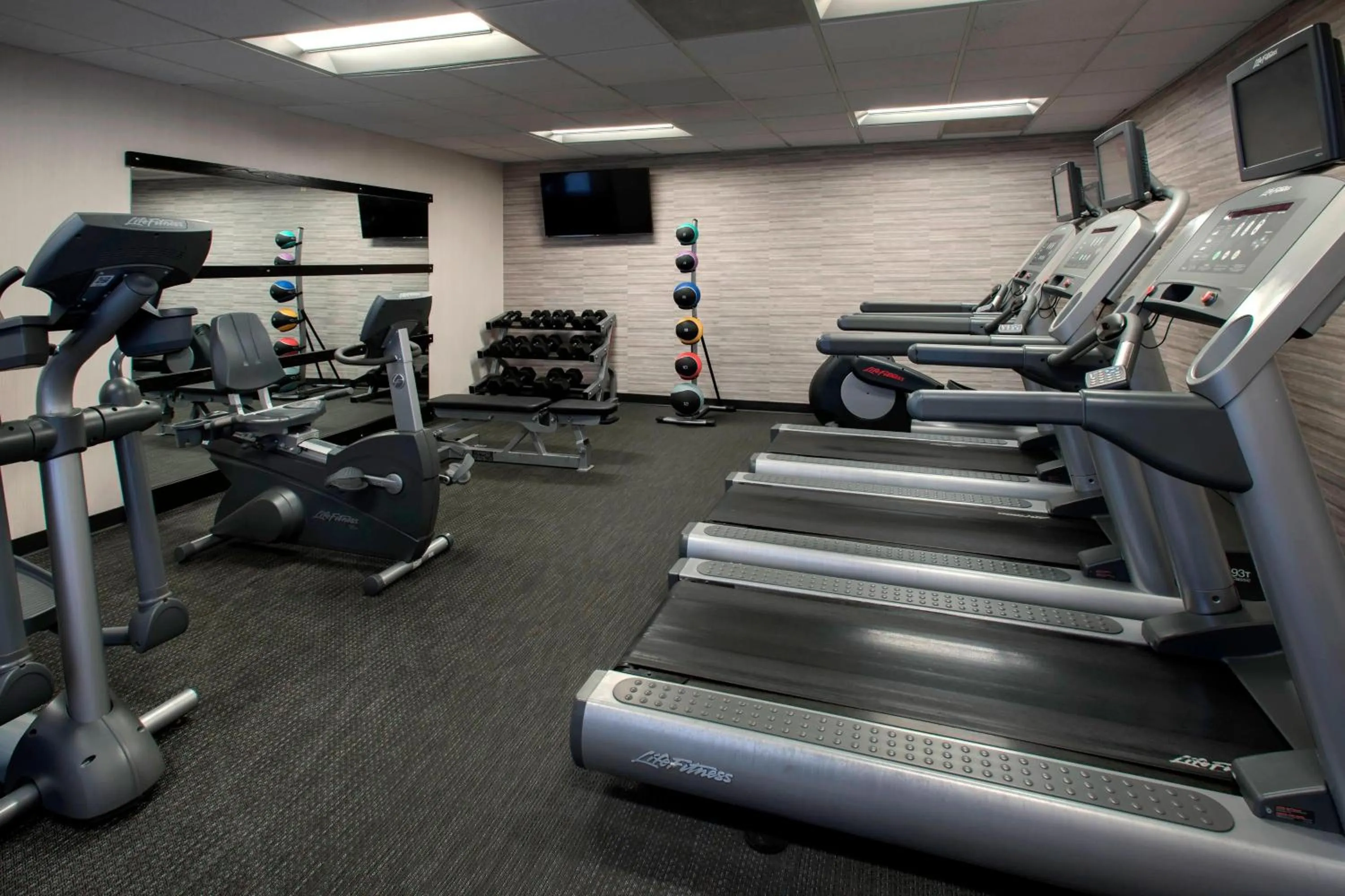 Fitness centre/facilities in Courtyard by Marriott Chicago Naperville