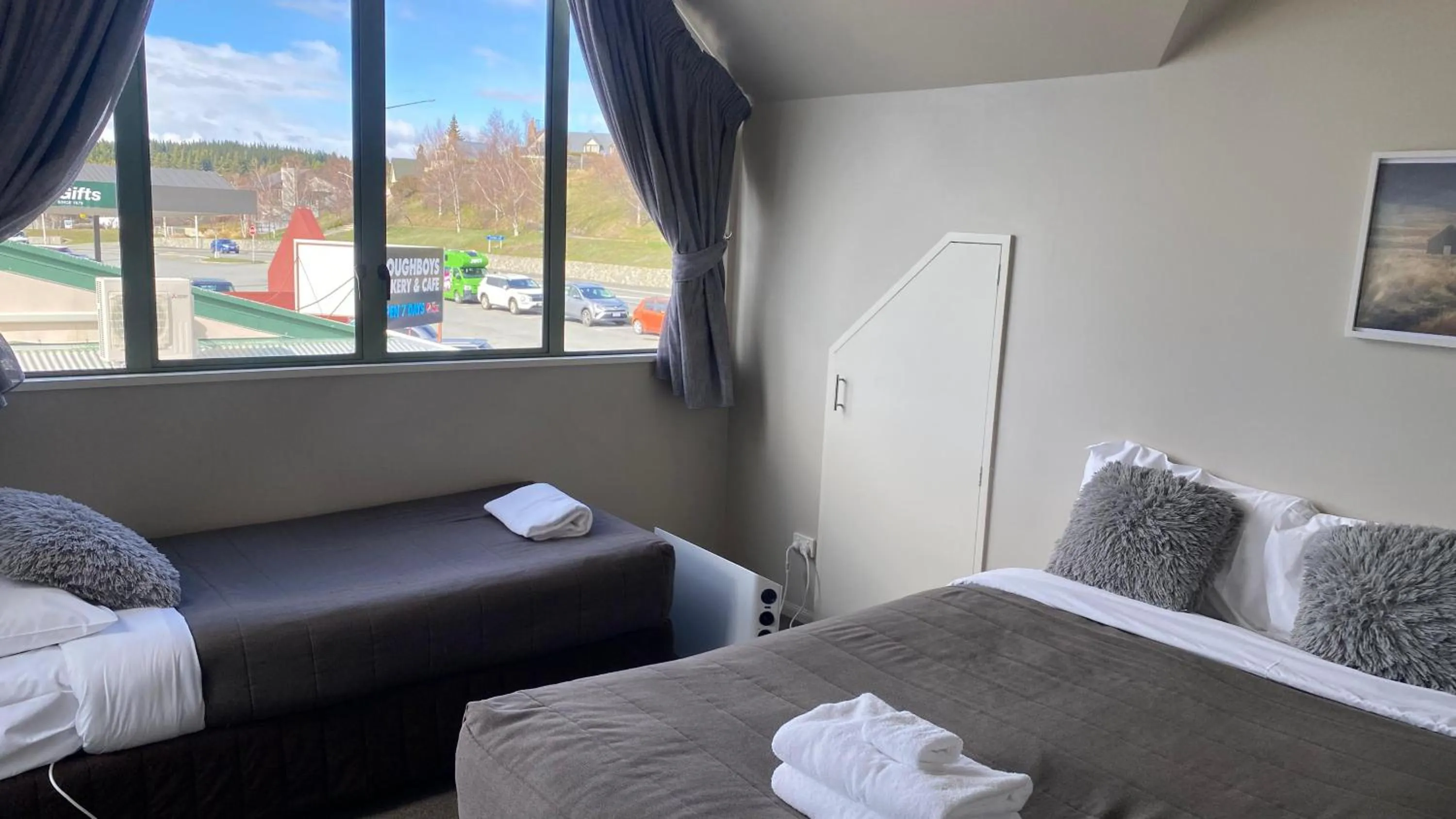 Bed in Lake Tekapo Village Motel