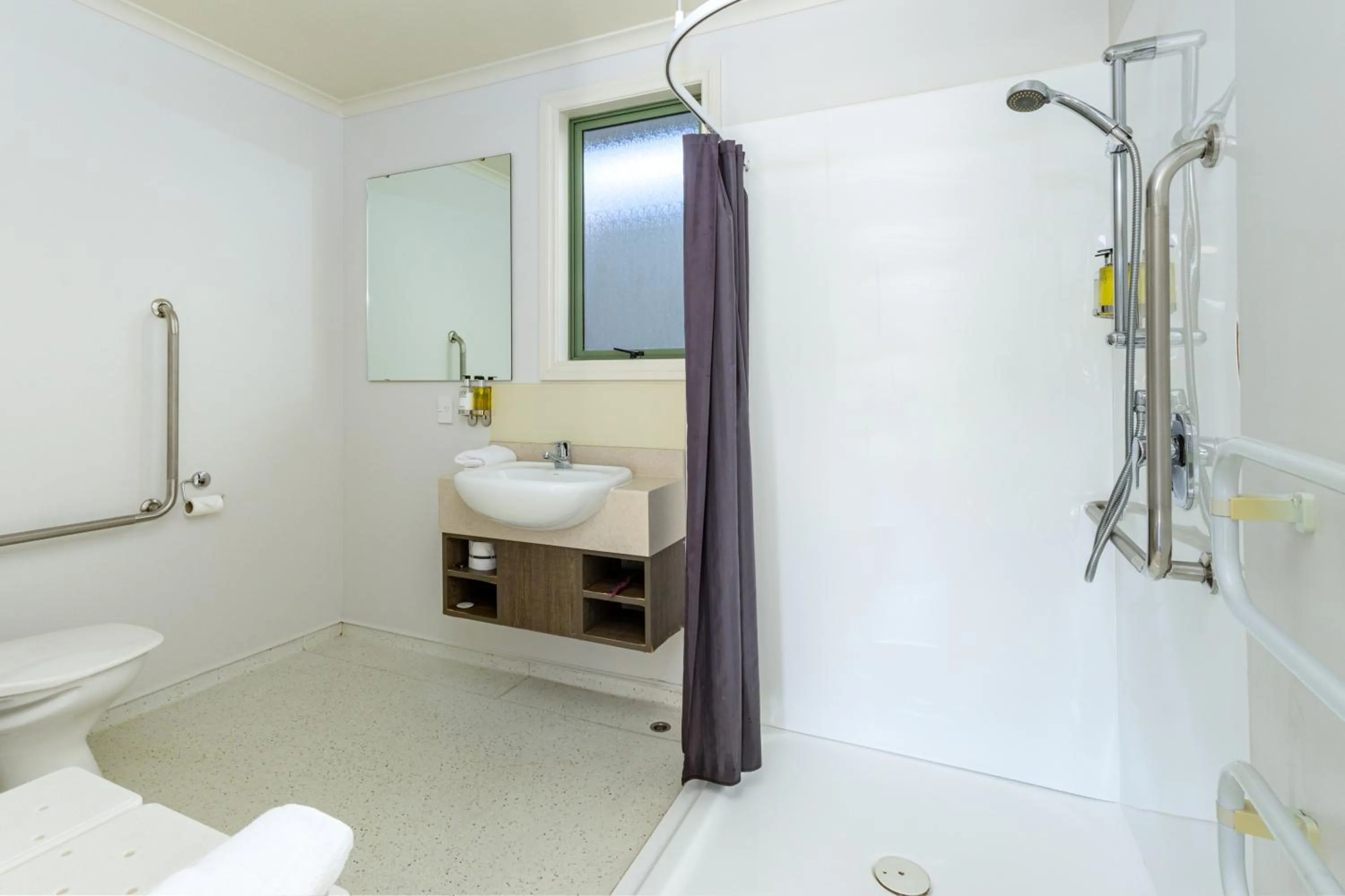 Shower in Lake Tekapo Village Motel