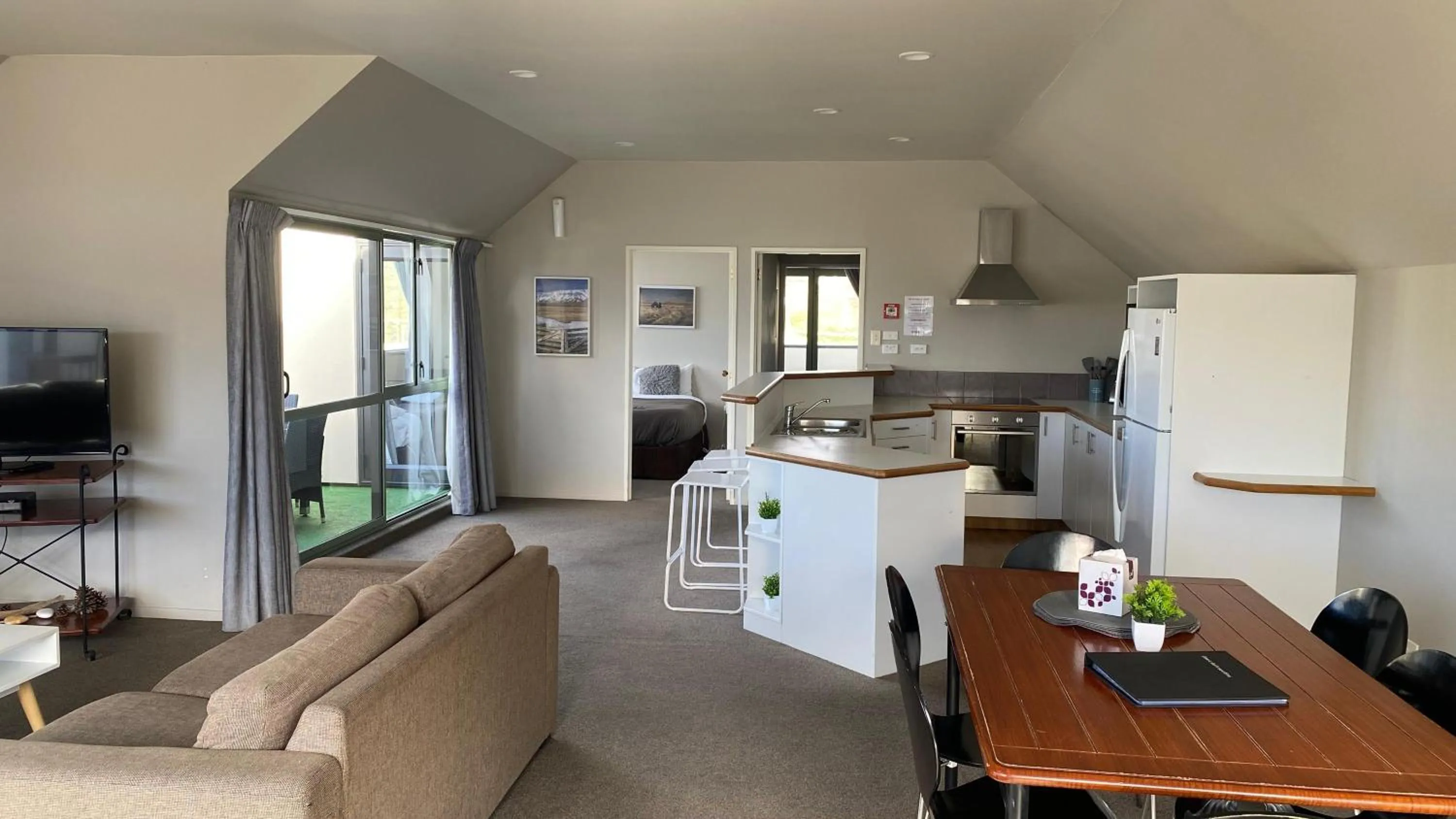 Kitchen or kitchenette in Lake Tekapo Village Motel