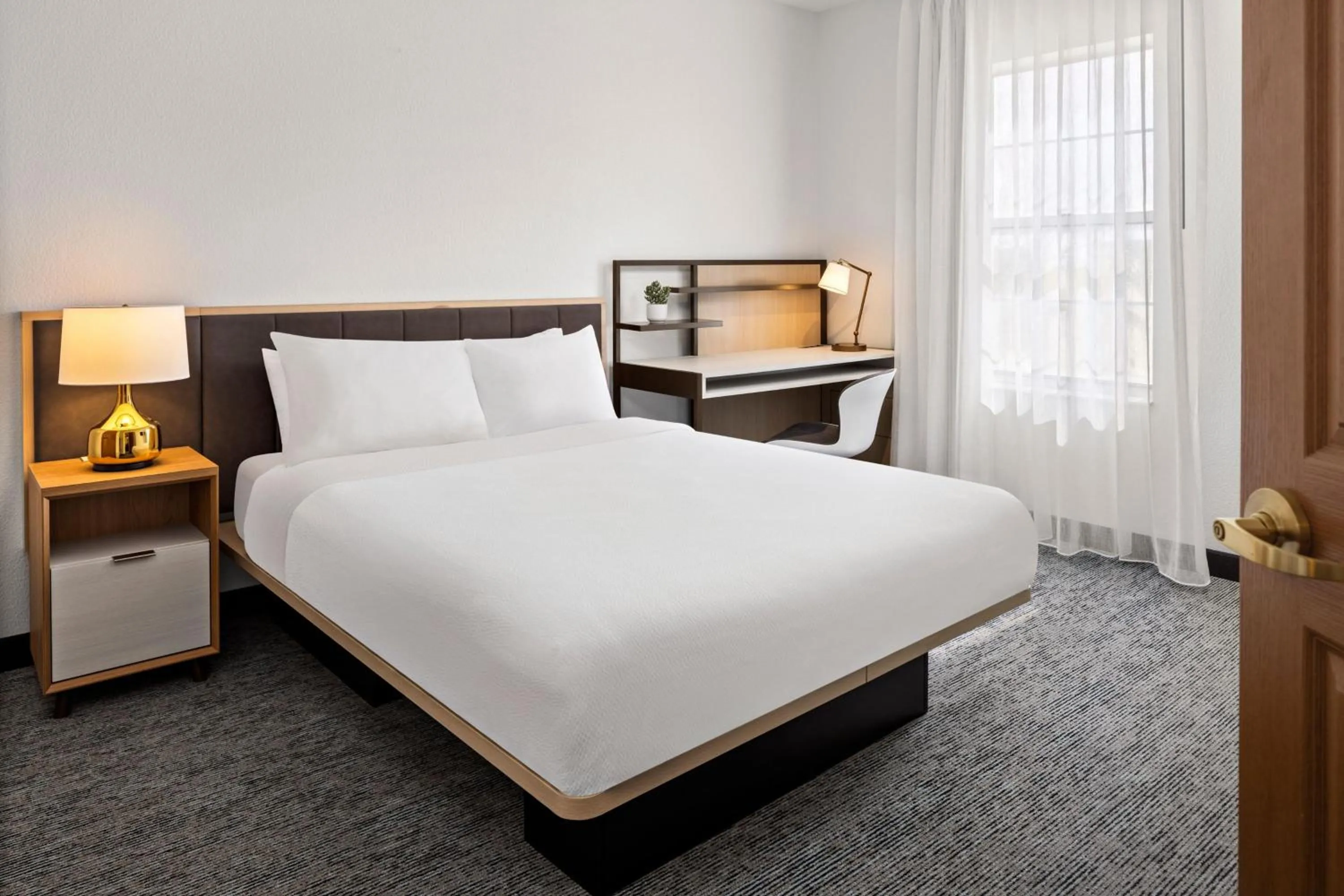 Bedroom, Bed in TownePlace Suites Chicago Lombard