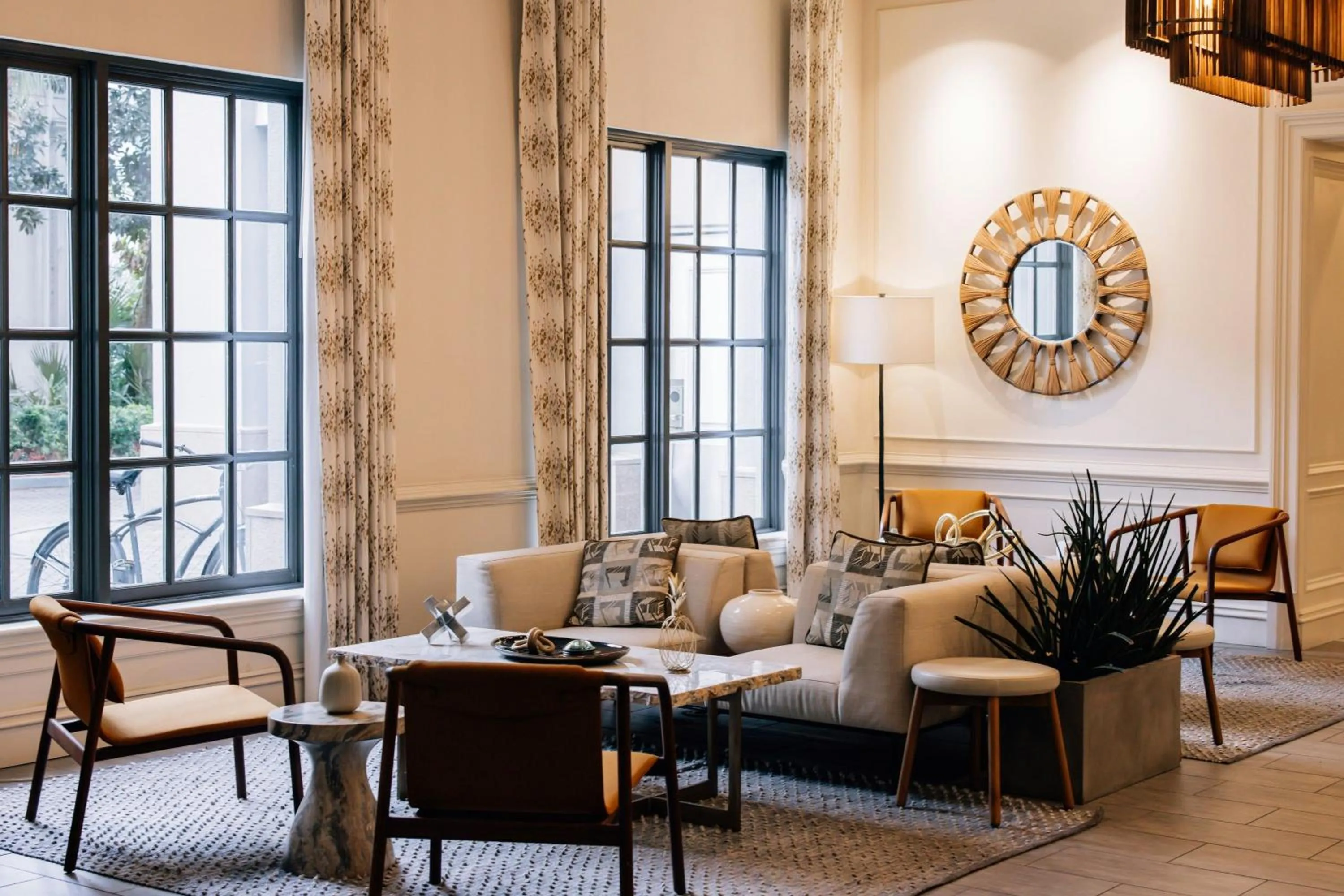 Lobby or reception in The Lindy Renaissance Charleston Hotel