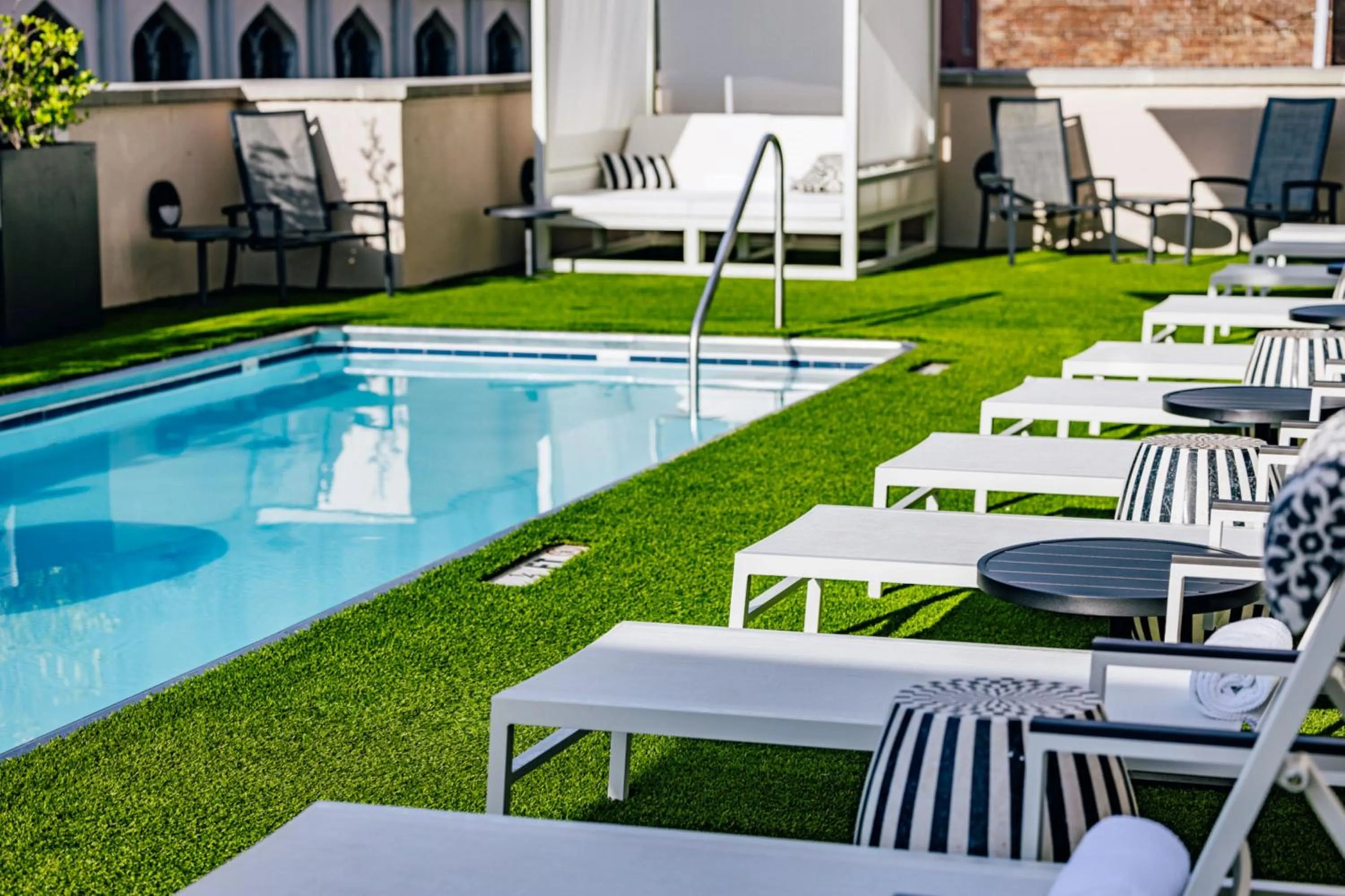 Swimming pool in The Lindy Renaissance Charleston Hotel