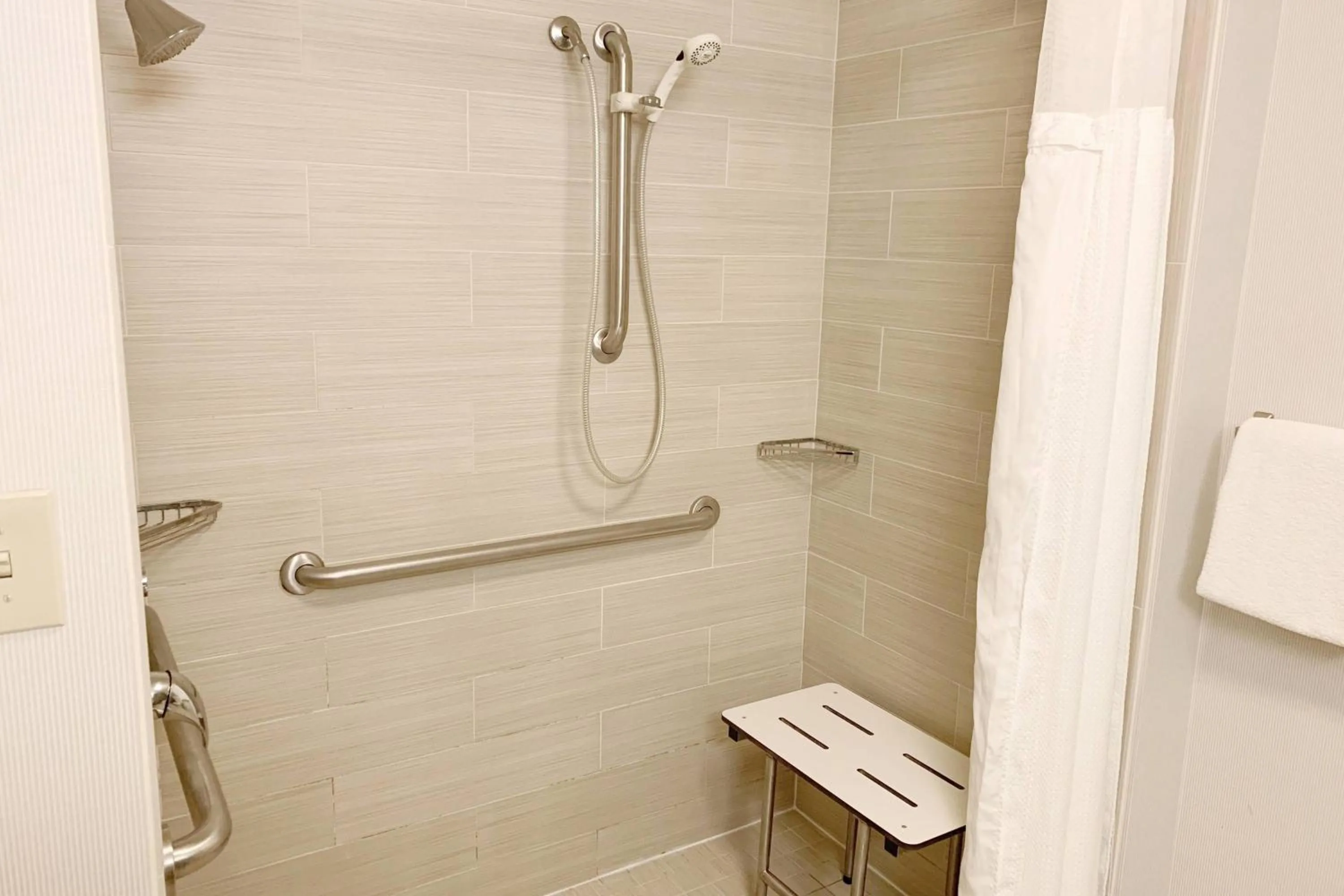 Bathroom in Courtyard Cleveland Airport South