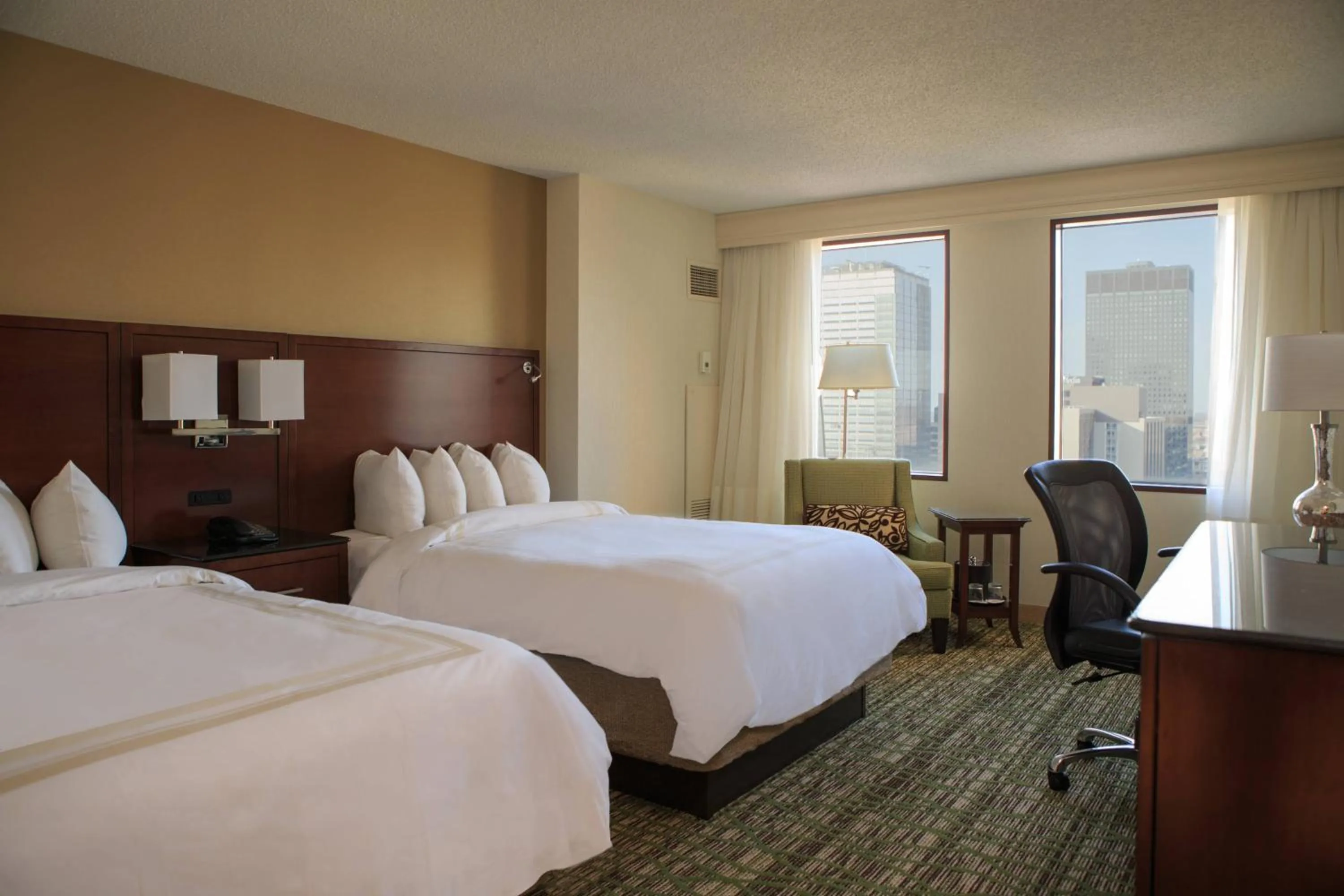 Photo of the whole room, Bed in Cleveland Marriott Downtown at Key Tower