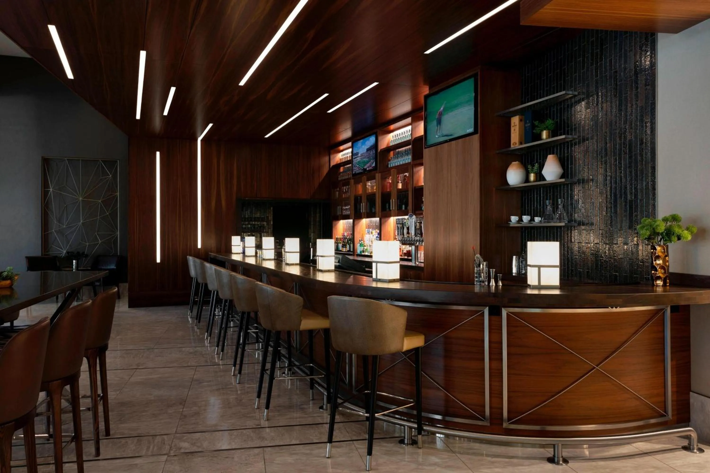 Restaurant/places to eat in Cleveland Marriott Downtown at Key Tower