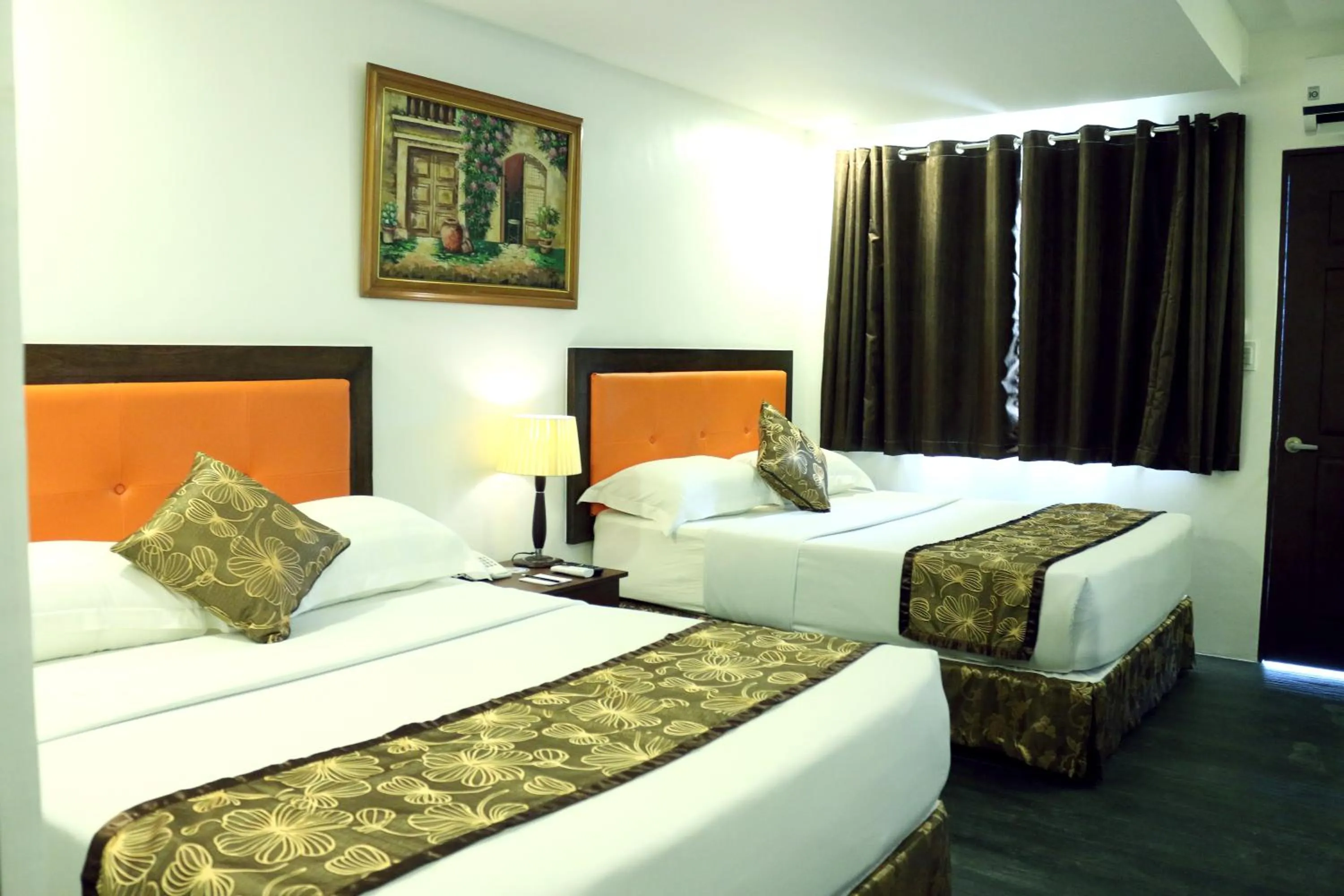 Bed in Paradise Garden Hotel and Convention Center Boracay Powered by ASTON