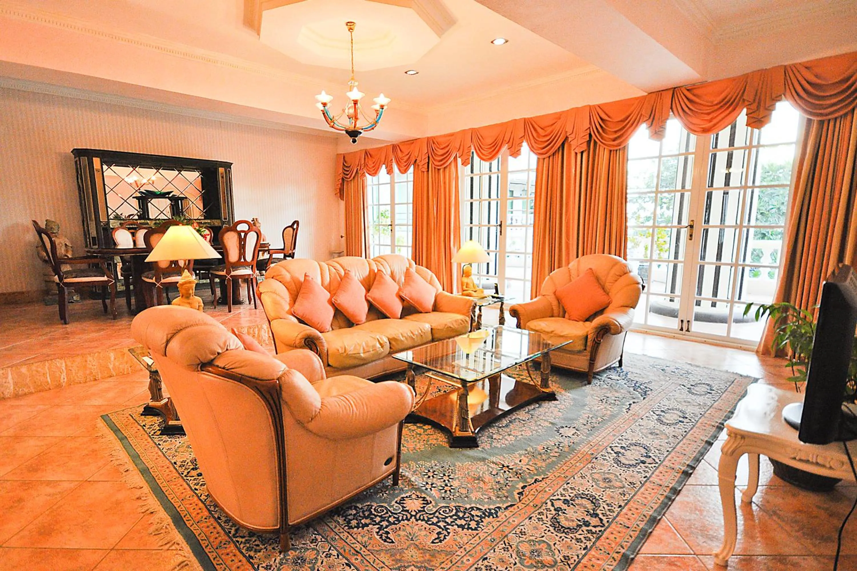 Living room in Paradise Garden Hotel and Convention Center Boracay Powered by ASTON