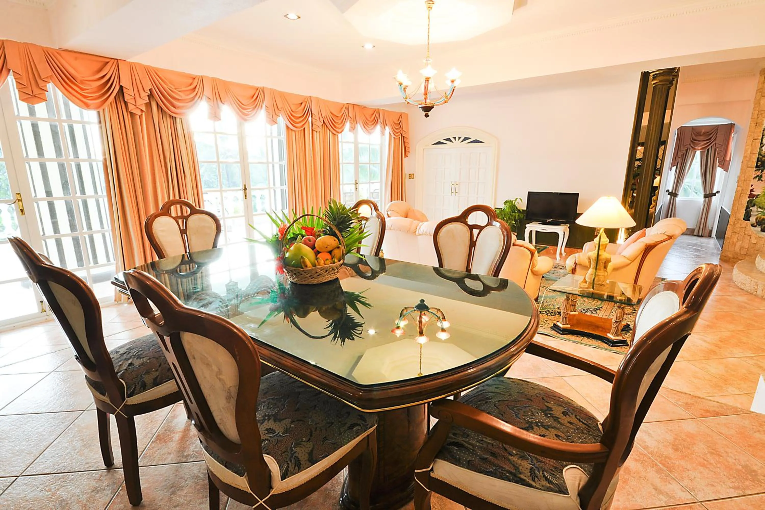 Dining area in Paradise Garden Hotel and Convention Center Boracay Powered by ASTON