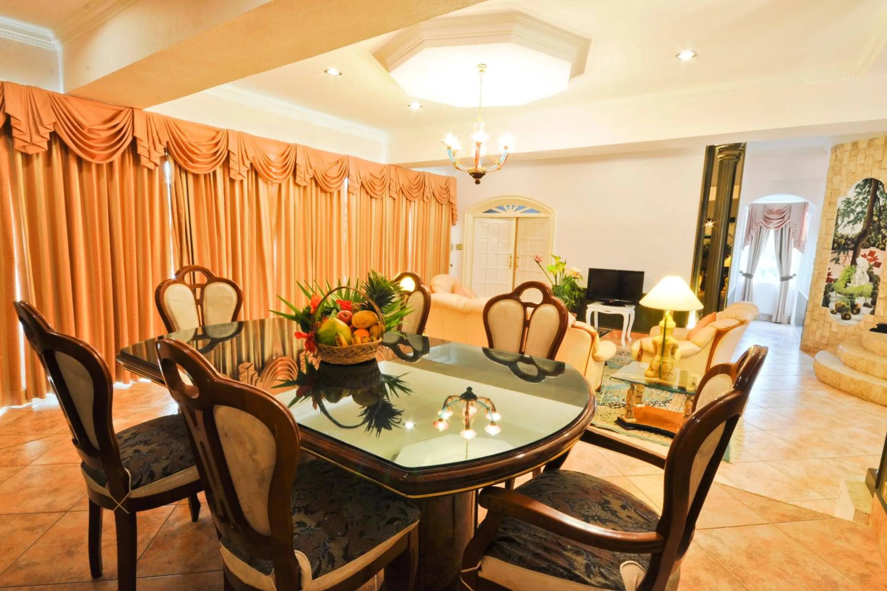 Dining area in Paradise Garden Hotel and Convention Center Boracay Powered by ASTON