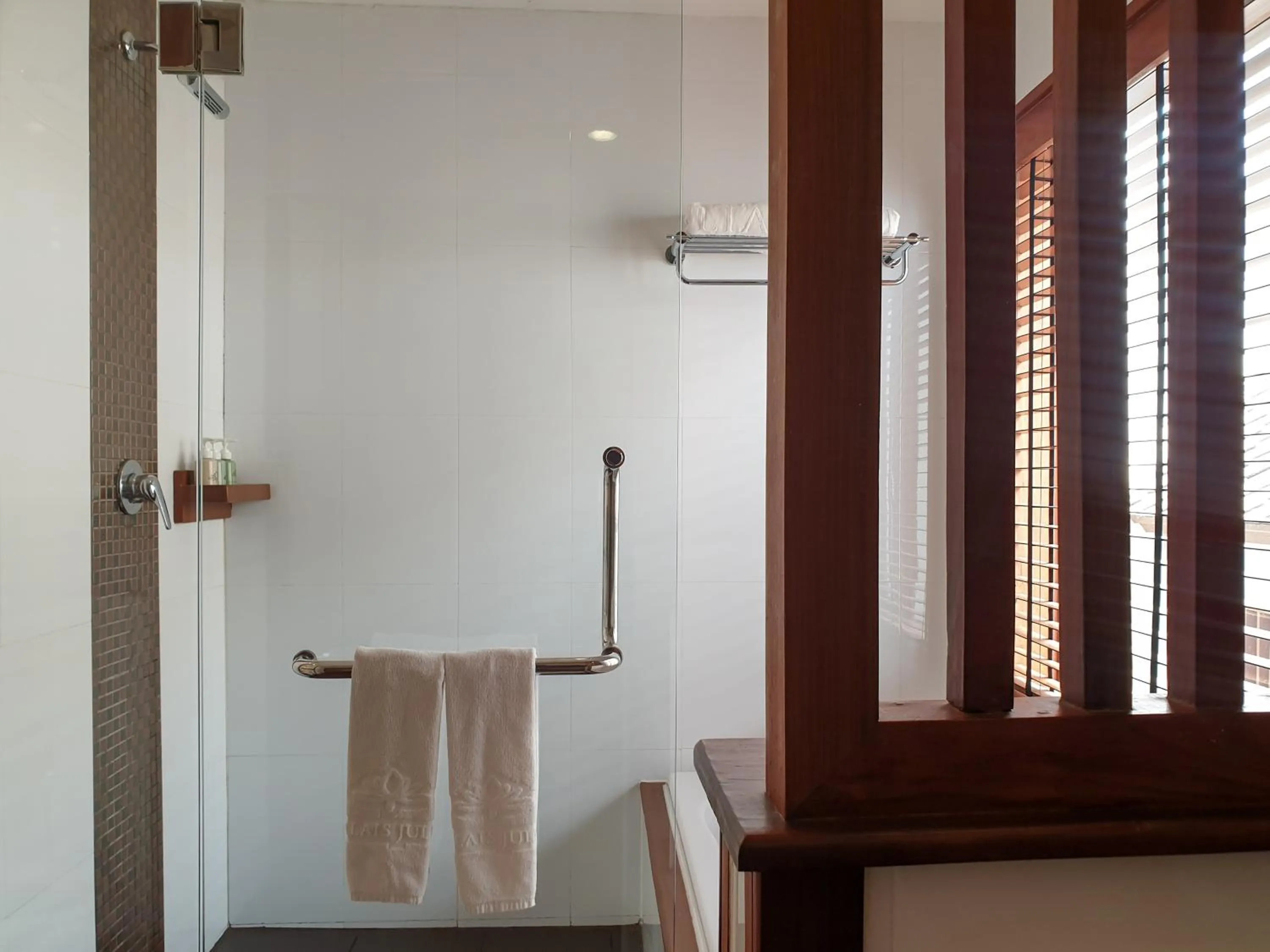 Shower in Le Palais Juliana