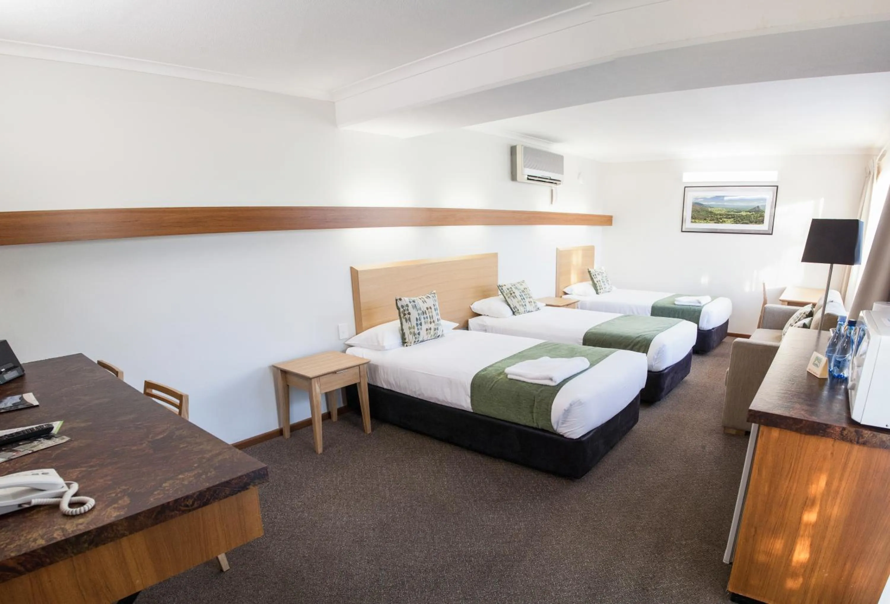 Photo of the whole room, Bed in Murwillumbah Motor Inn