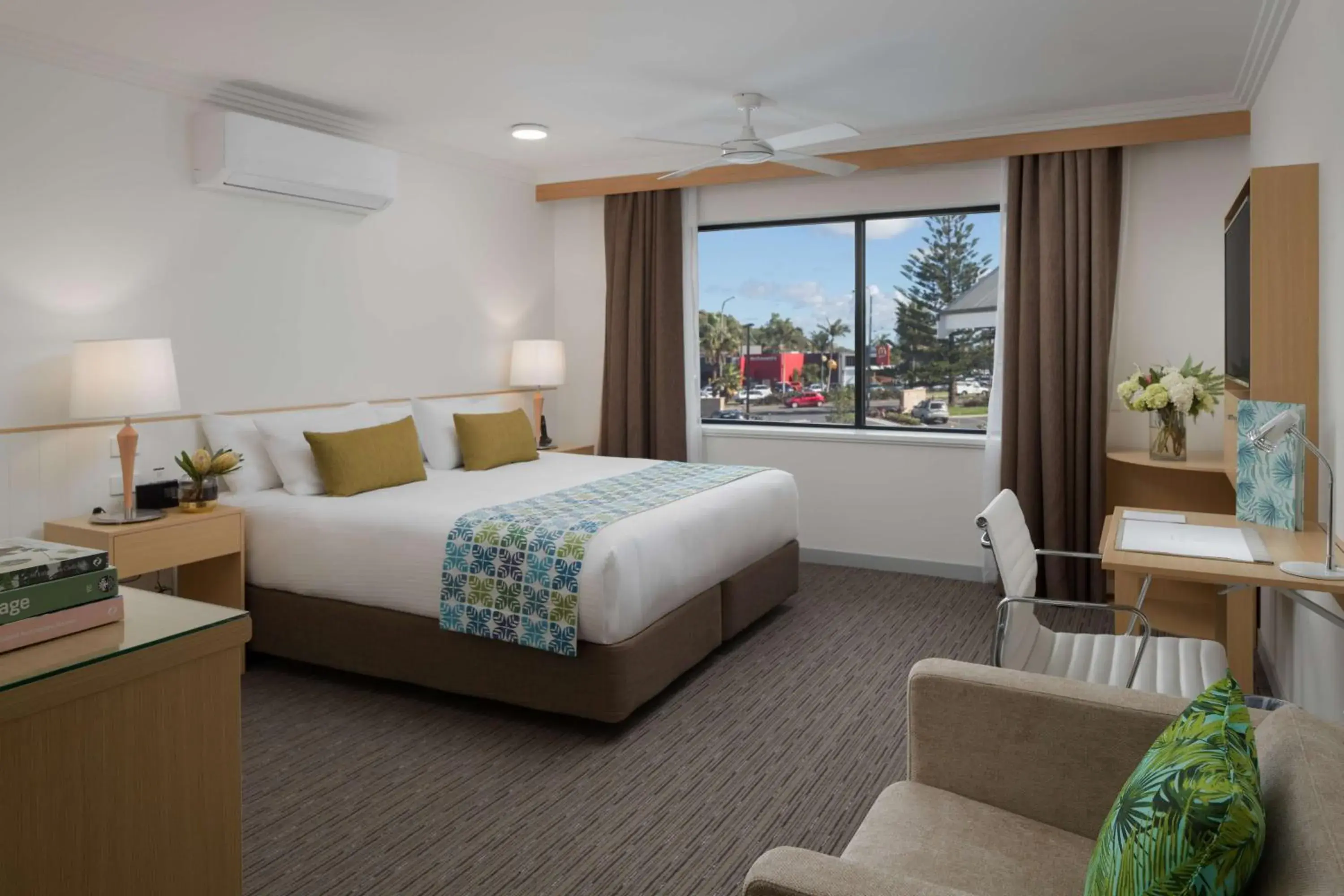 Standard King Room in Sails Port Macquarie by Rydges Standard King Room in Sails Port Macquarie by Rydges