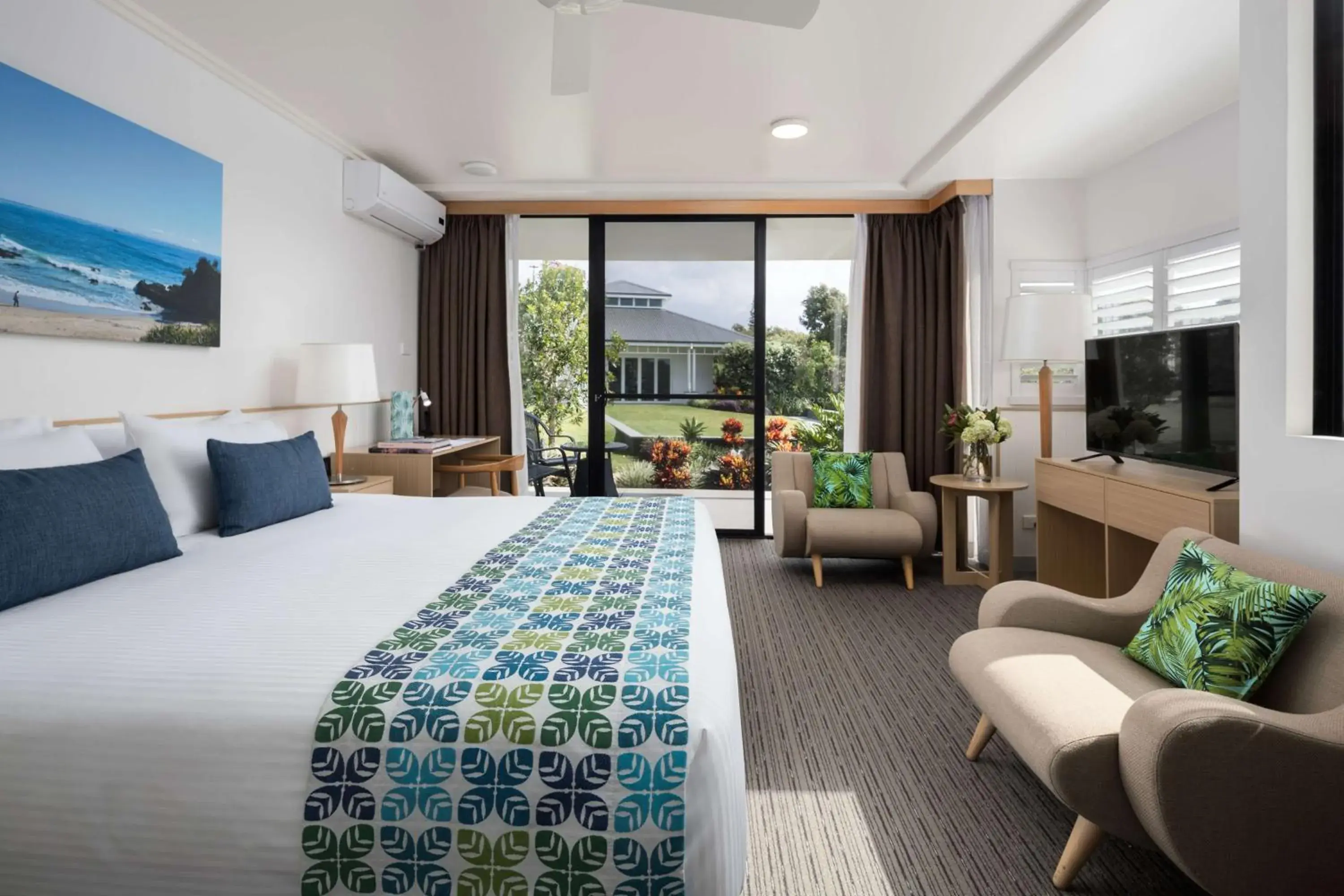 King Room with Garden View in Sails Port Macquarie by Rydges King Room with Garden View in Sails Port Macquarie by Rydges